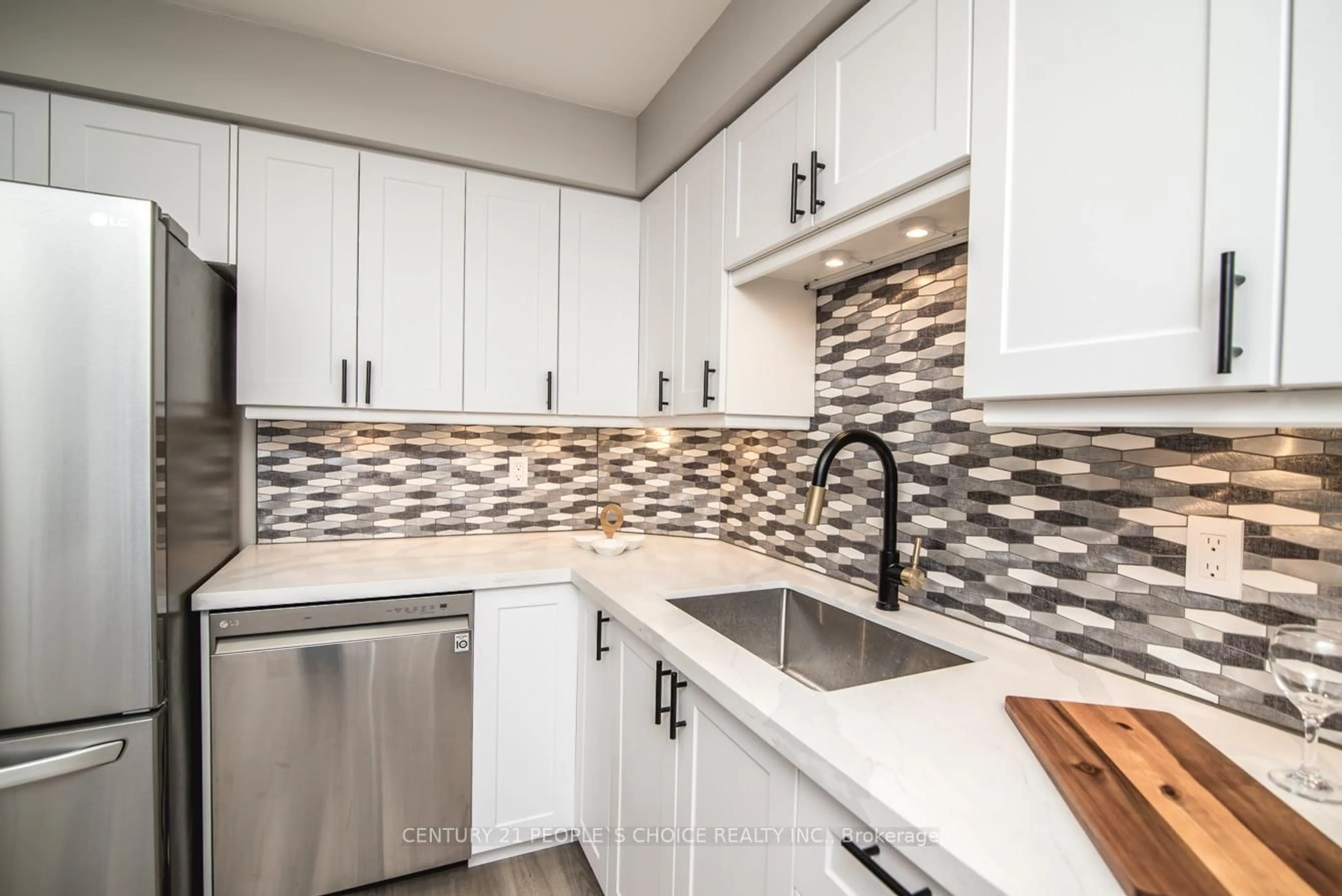 Unknown for 72 Main St #218, Port Colborne Ontario L3K 5Z8