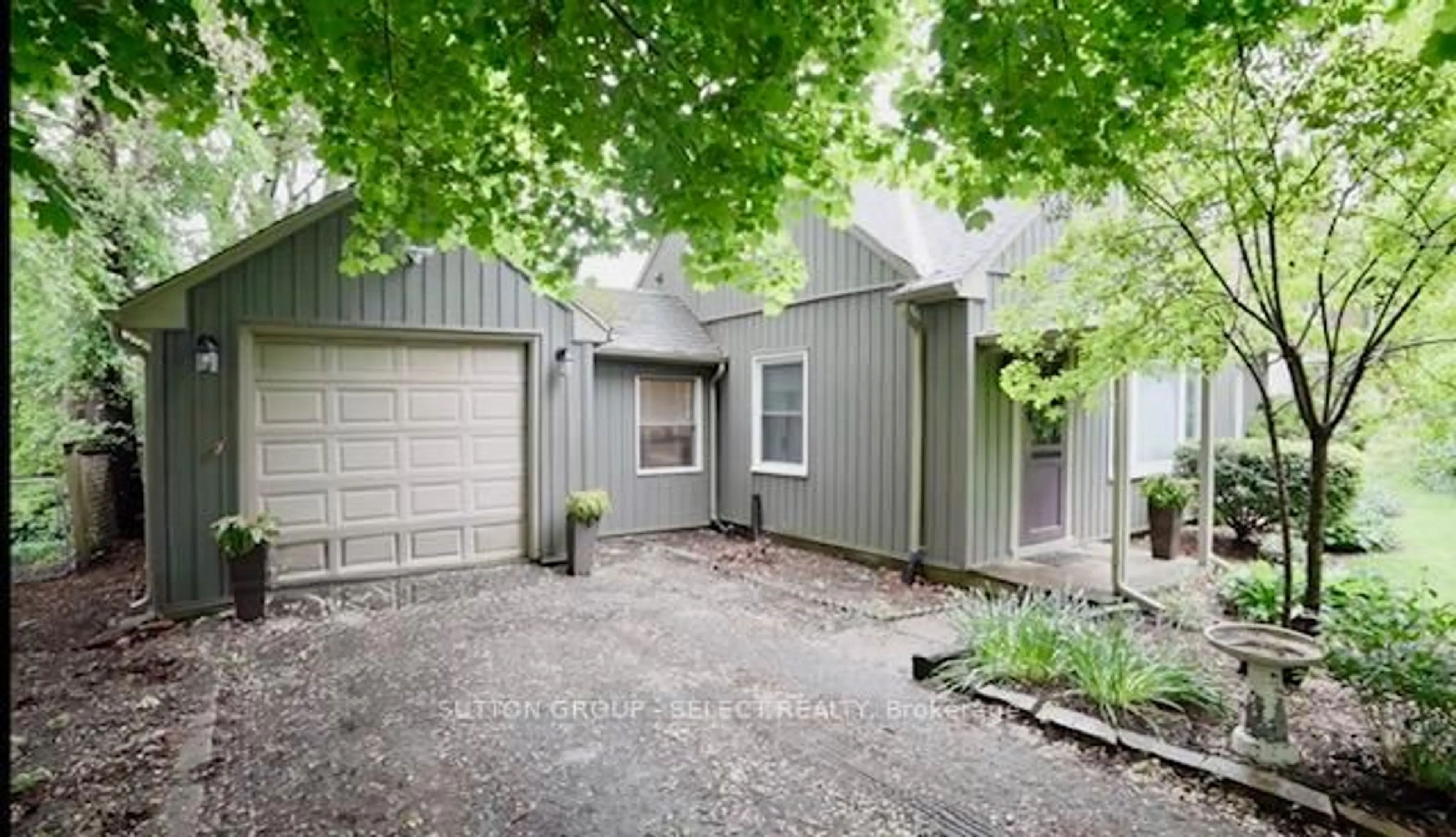 Unknown for 570 Kingsway Ave, London North Ontario N6H 3A1