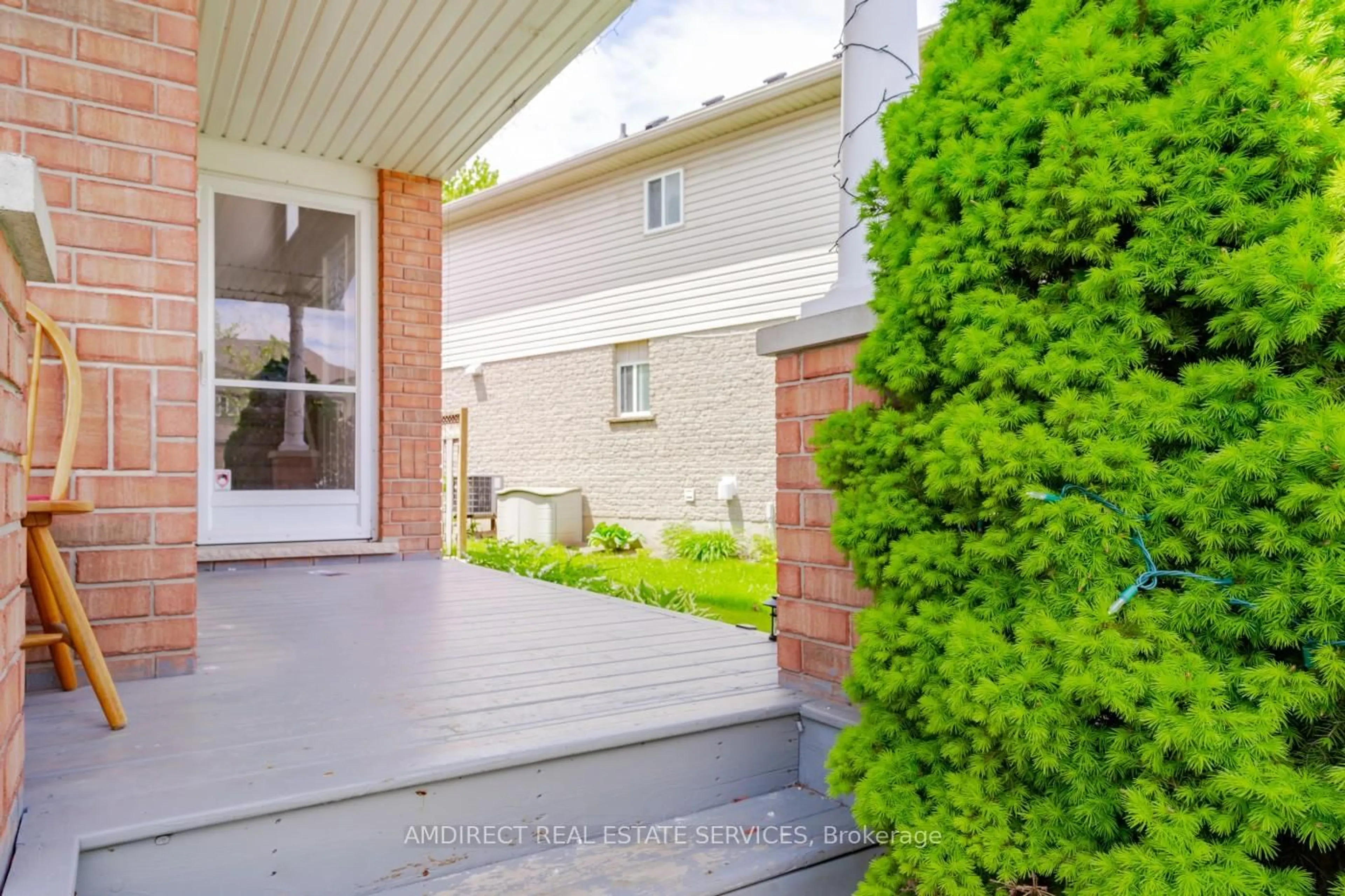 Patio, street for 15 Copper Leaf St, Kitchener Ontario N2E 3T3