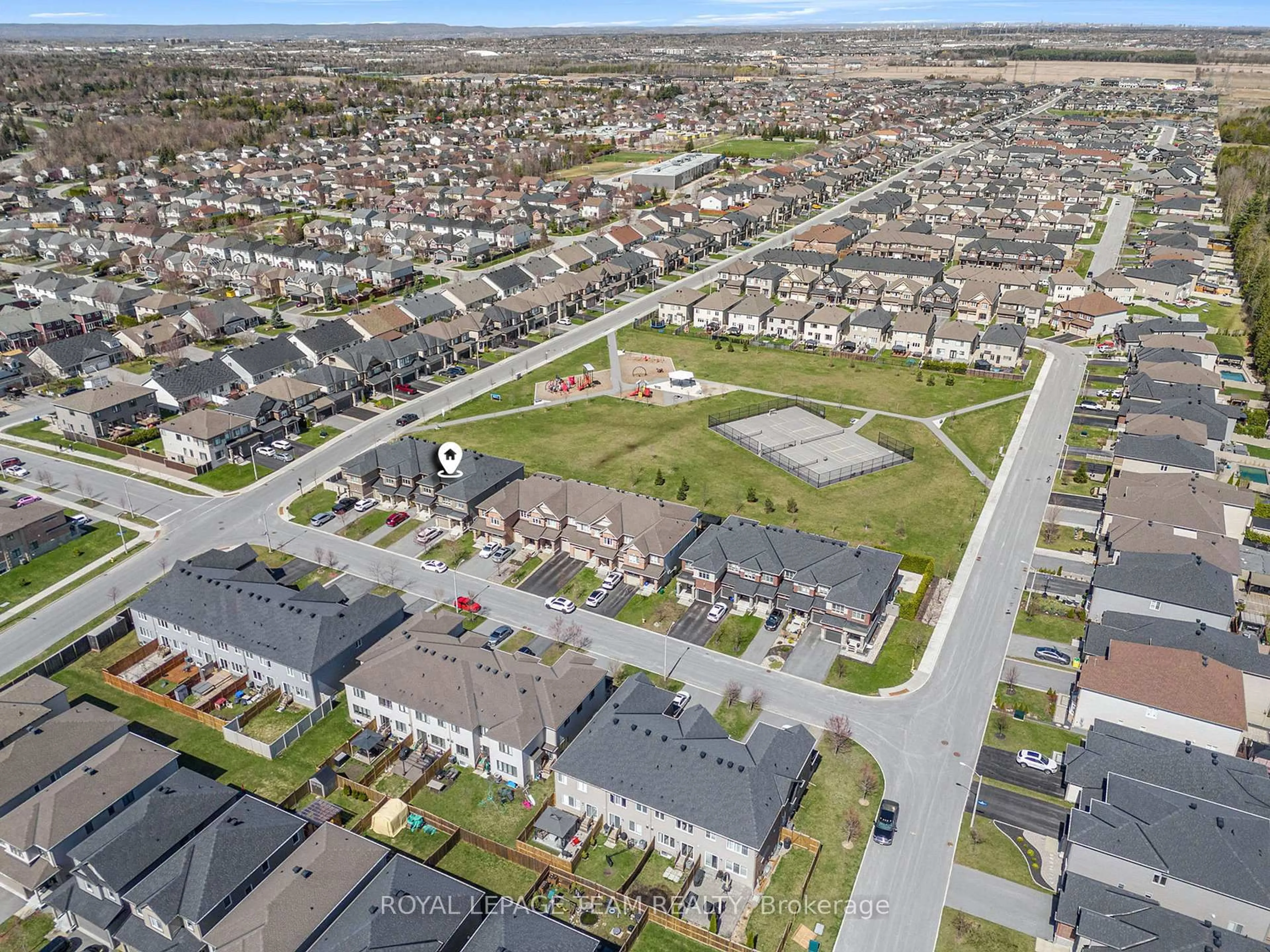 A pic from outside/outdoor area/front of a property/back of a property/a pic from drone, street for 307 Lipizzaner St, Ottawa Ontario K2S 0X8