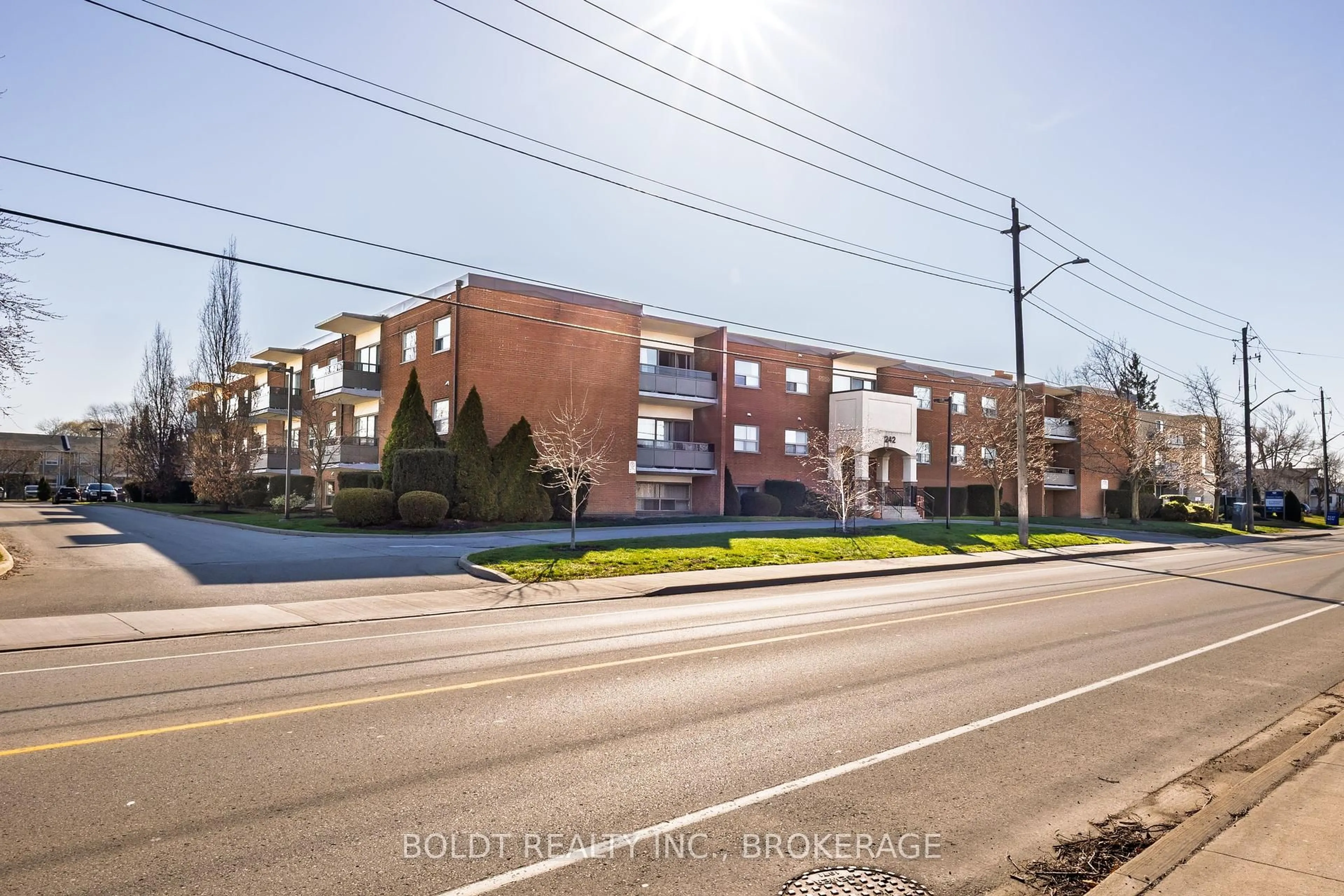 Unknown for 242 Oakdale Ave #201, St. Catharines Ontario L2P 3K5