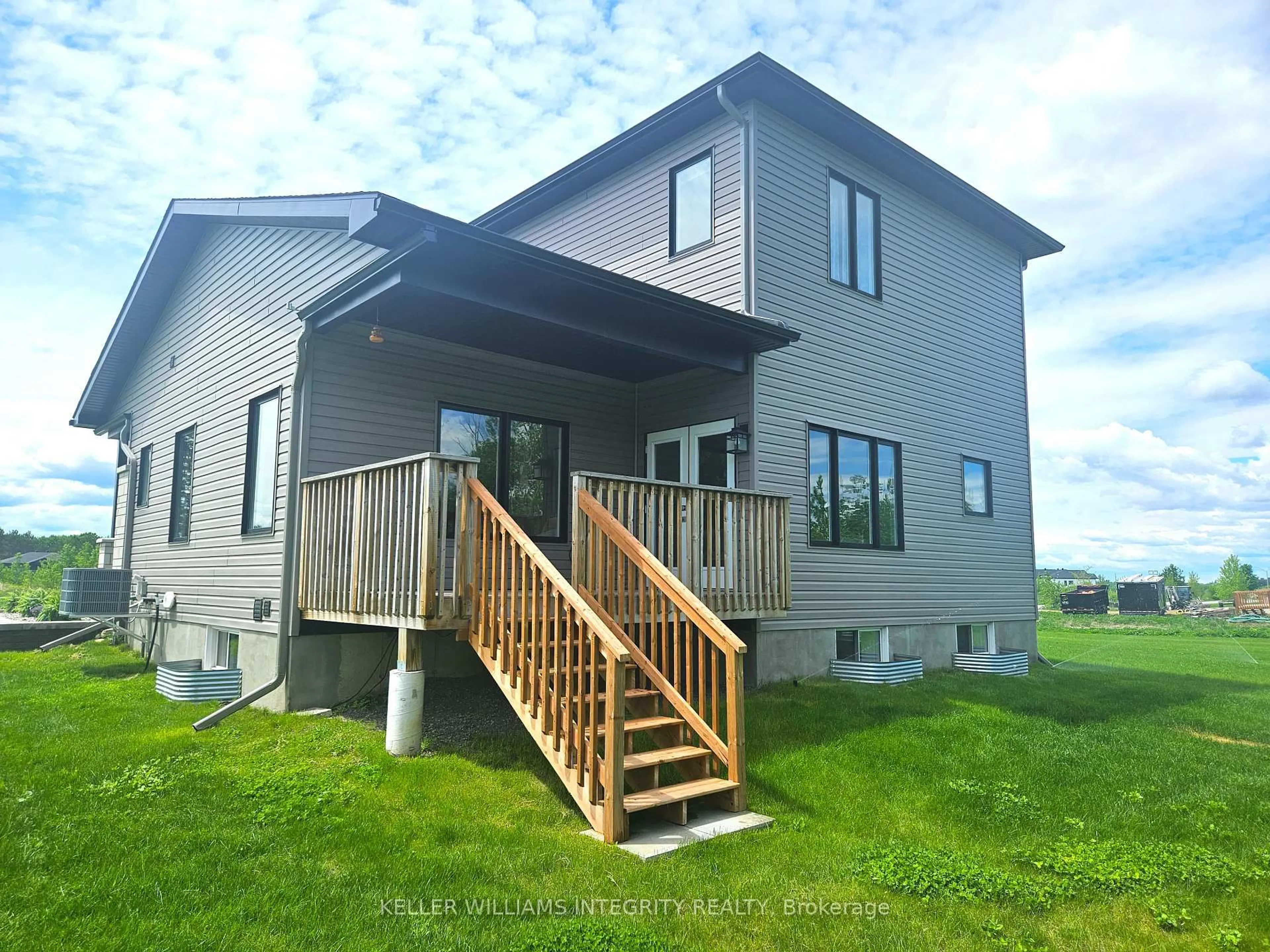 Home with vinyl exterior material, building for 114 Maplestone Dr, North Grenville Ontario K0G 1J0