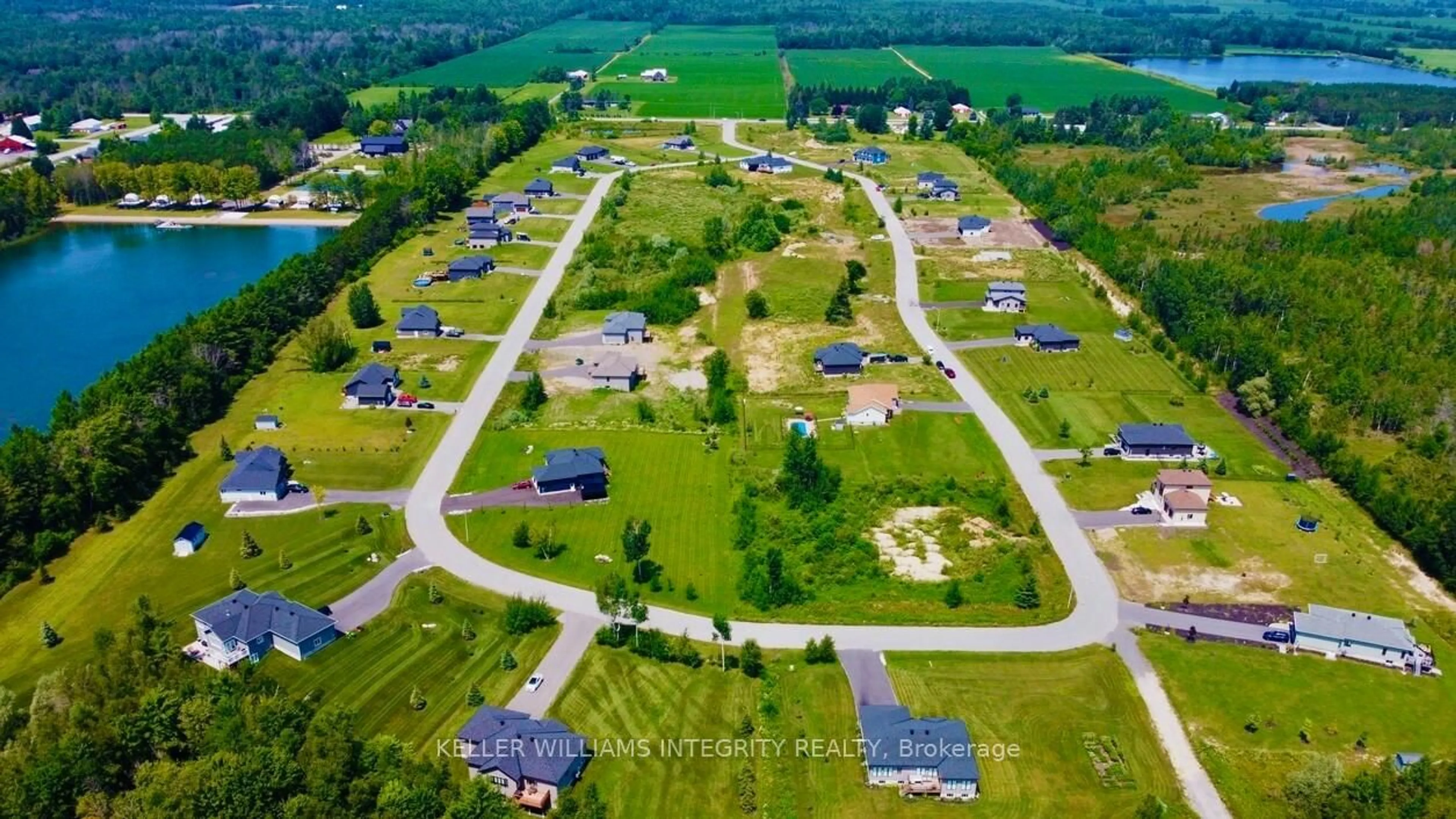 A pic from outside/outdoor area/front of a property/back of a property/a pic from drone, street for 114 Maplestone Dr, North Grenville Ontario K0G 1J0