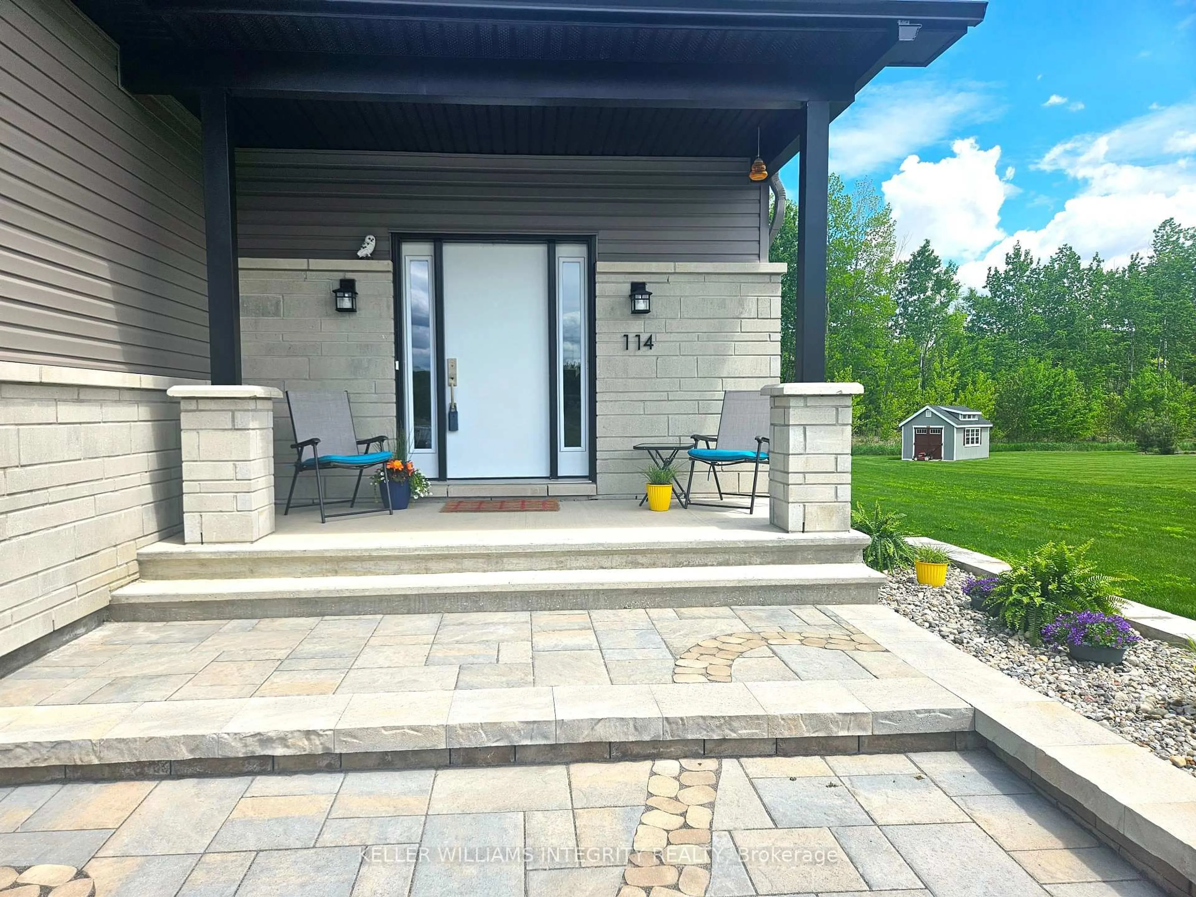 Patio, street for 114 Maplestone Dr, North Grenville Ontario K0G 1J0