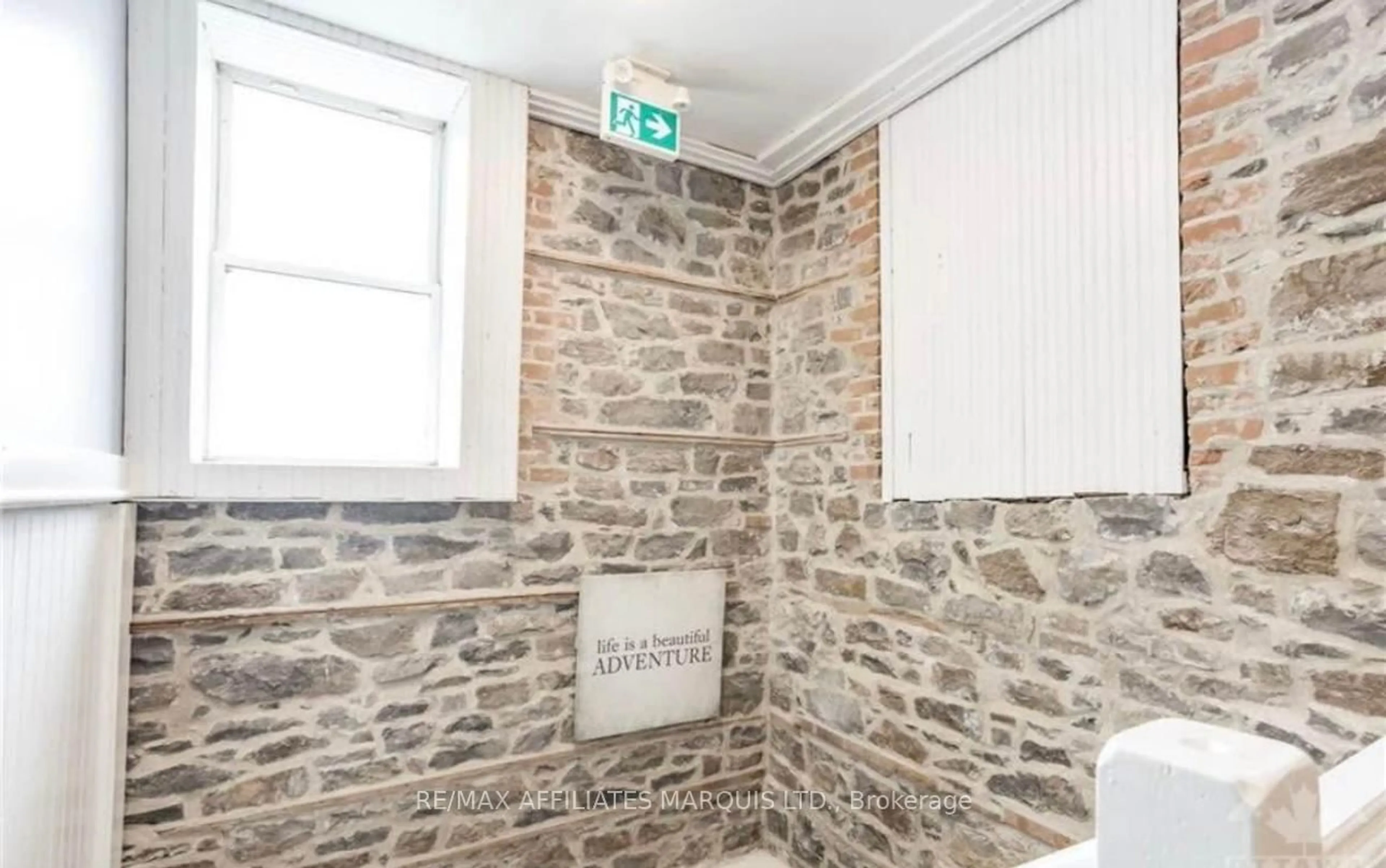 Standard bathroom, ceramic/tile floor for 20 South St, Edwardsburgh/Cardinal Ontario K0E 1X0