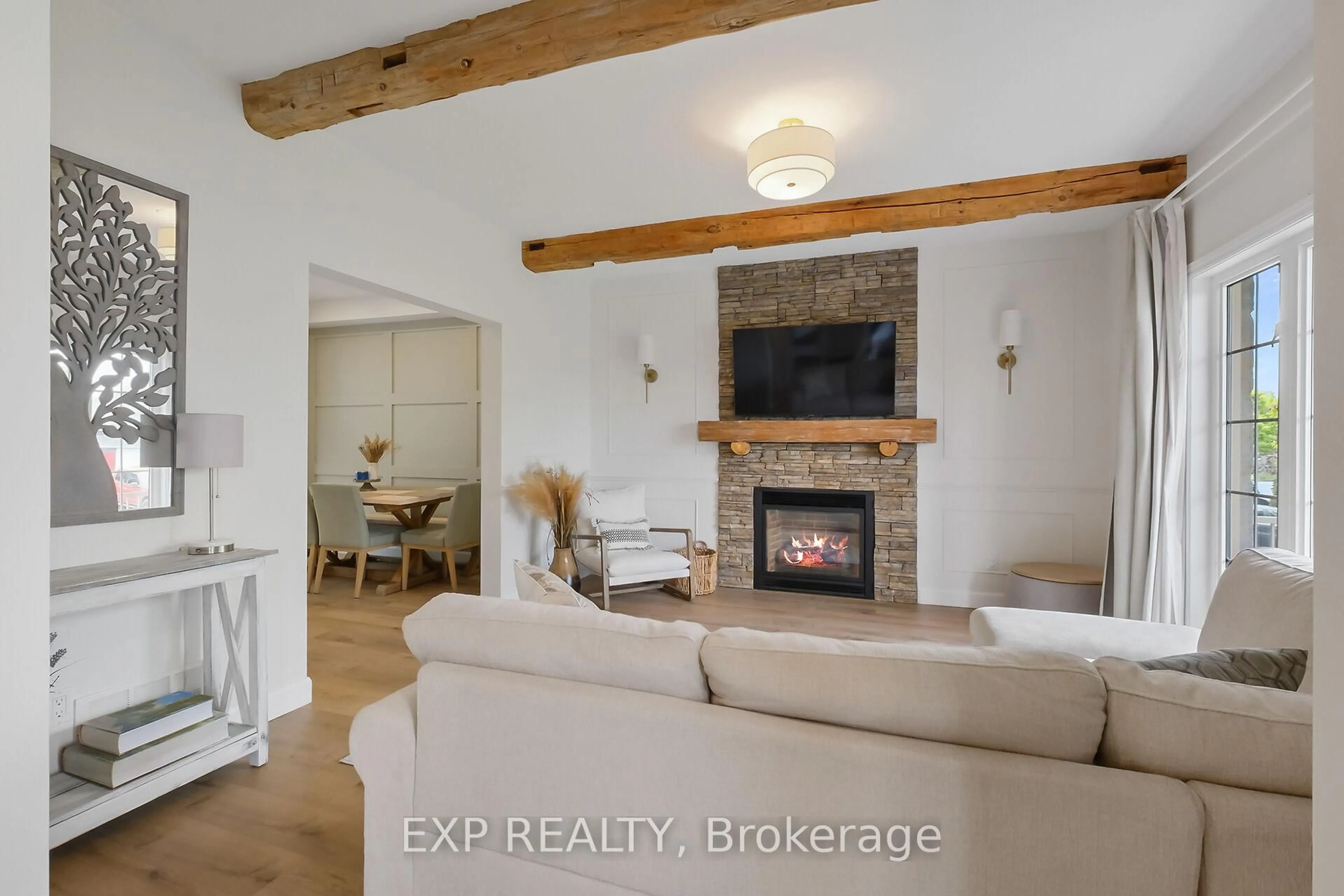Living room with furniture, unknown for 86 Oasis St, The Nation Ontario K0A 2M0
