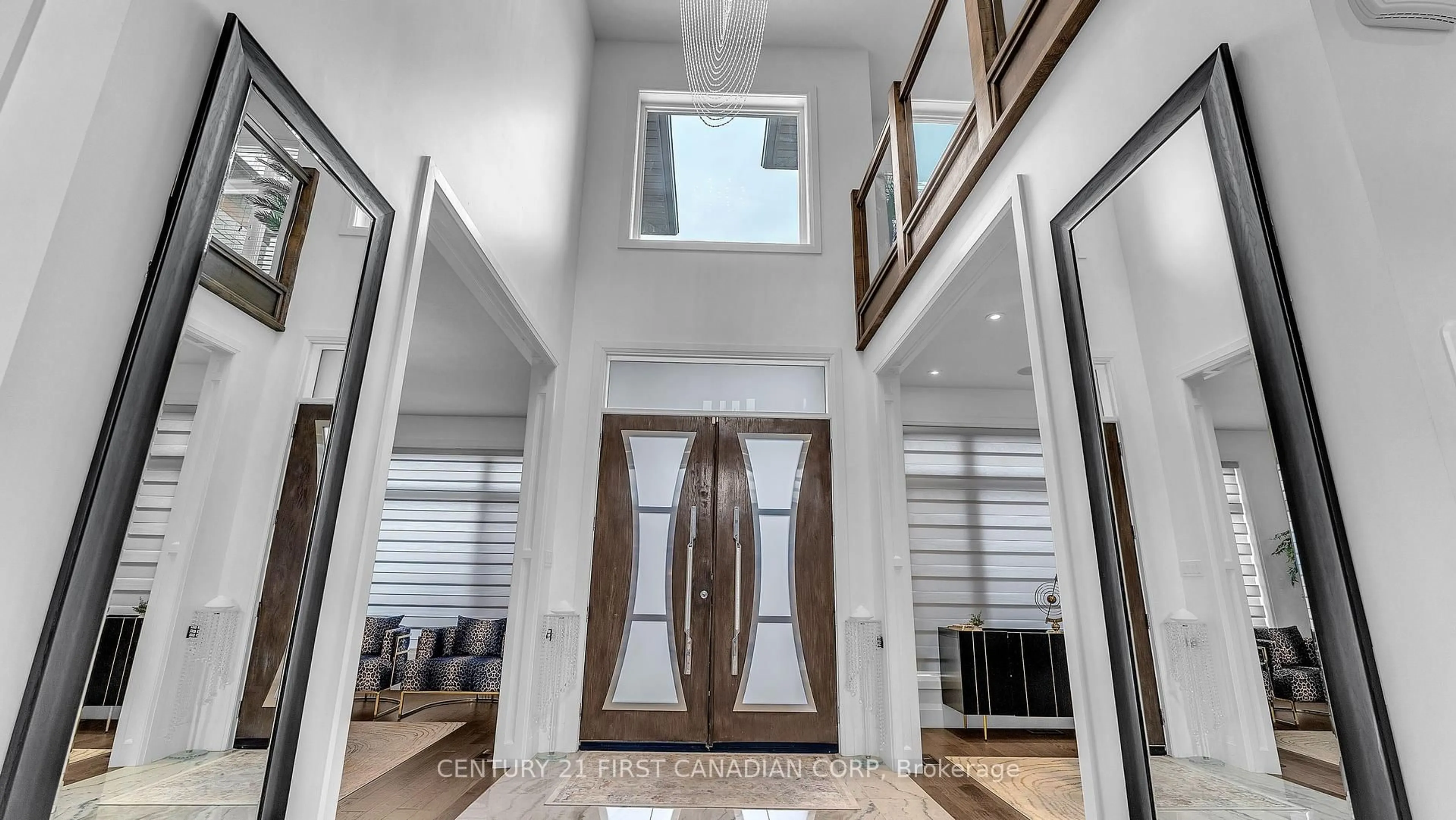Indoor foyer for 6584 French Ave, London South Ontario N6P 0G5