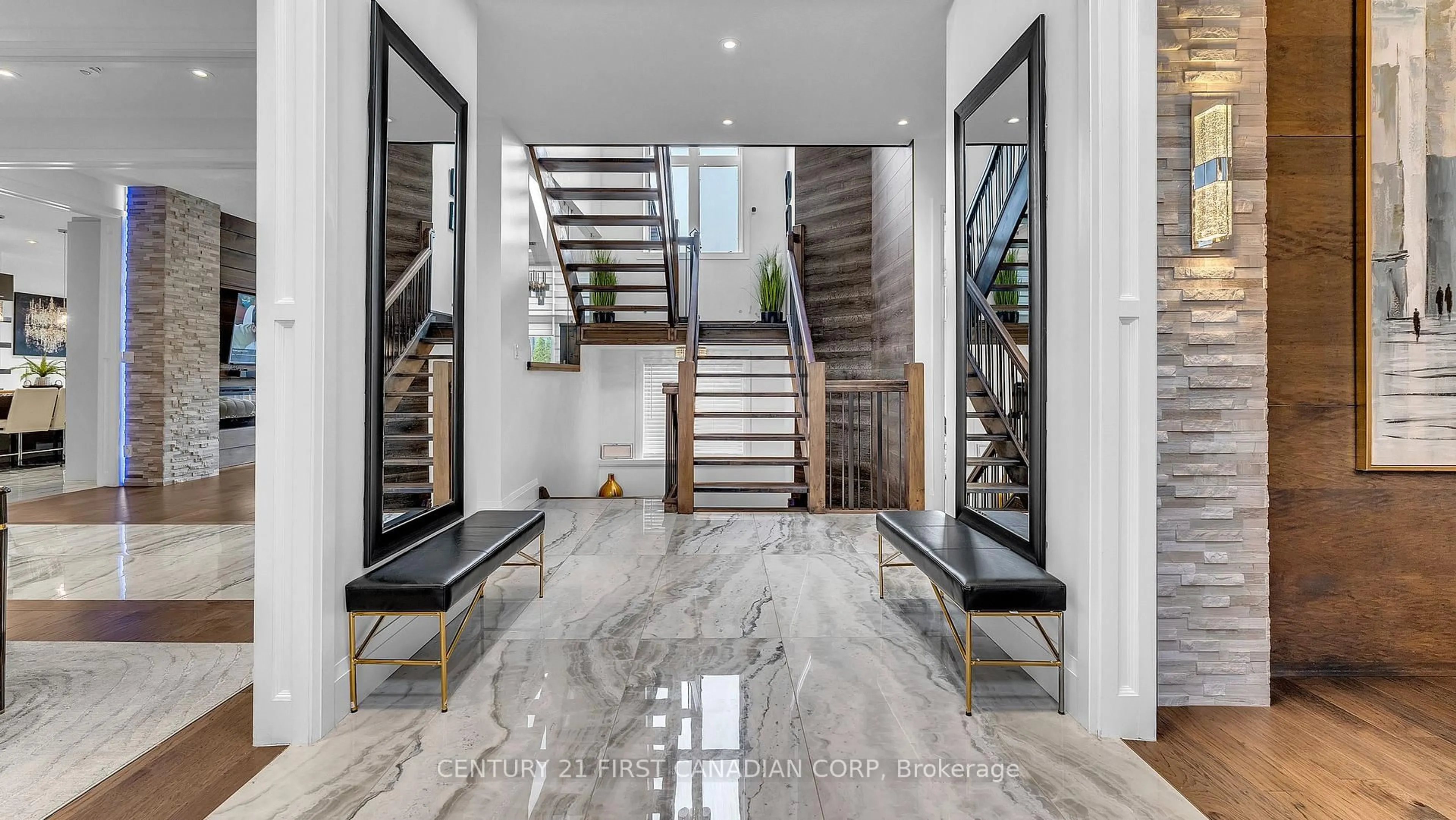 Indoor entryway for 6584 French Ave, London South Ontario N6P 0G5