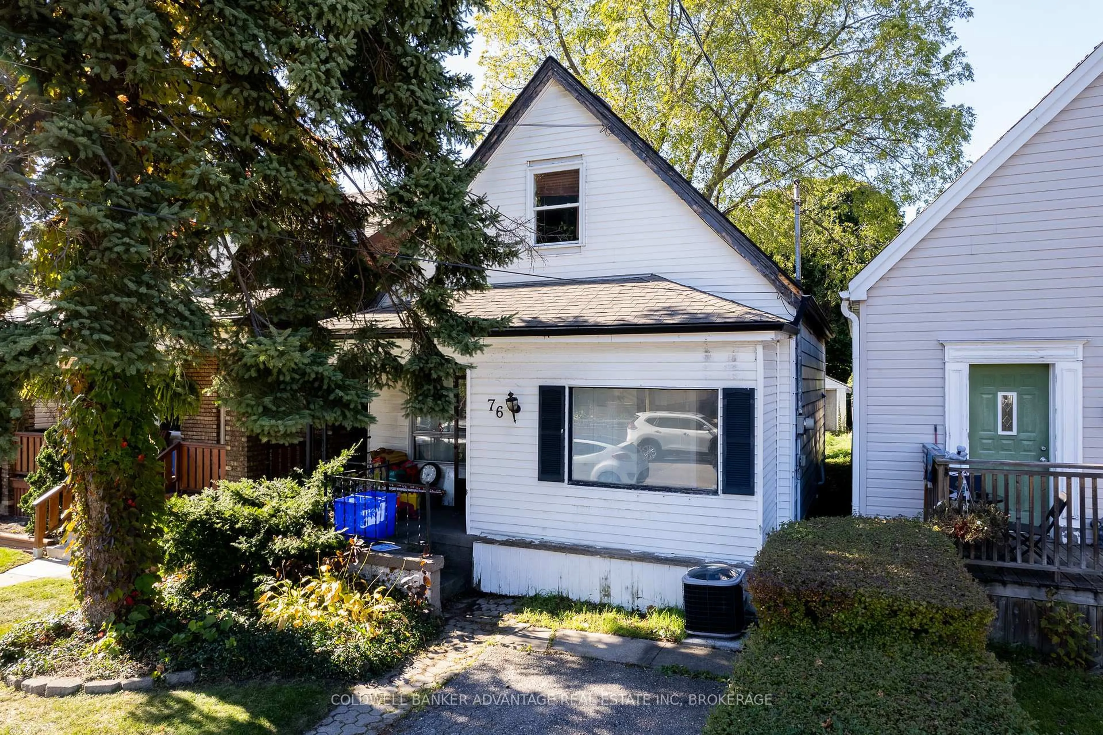 Home with vinyl exterior material, street for 76 East 24th St, Hamilton Ontario L8V 2Y1