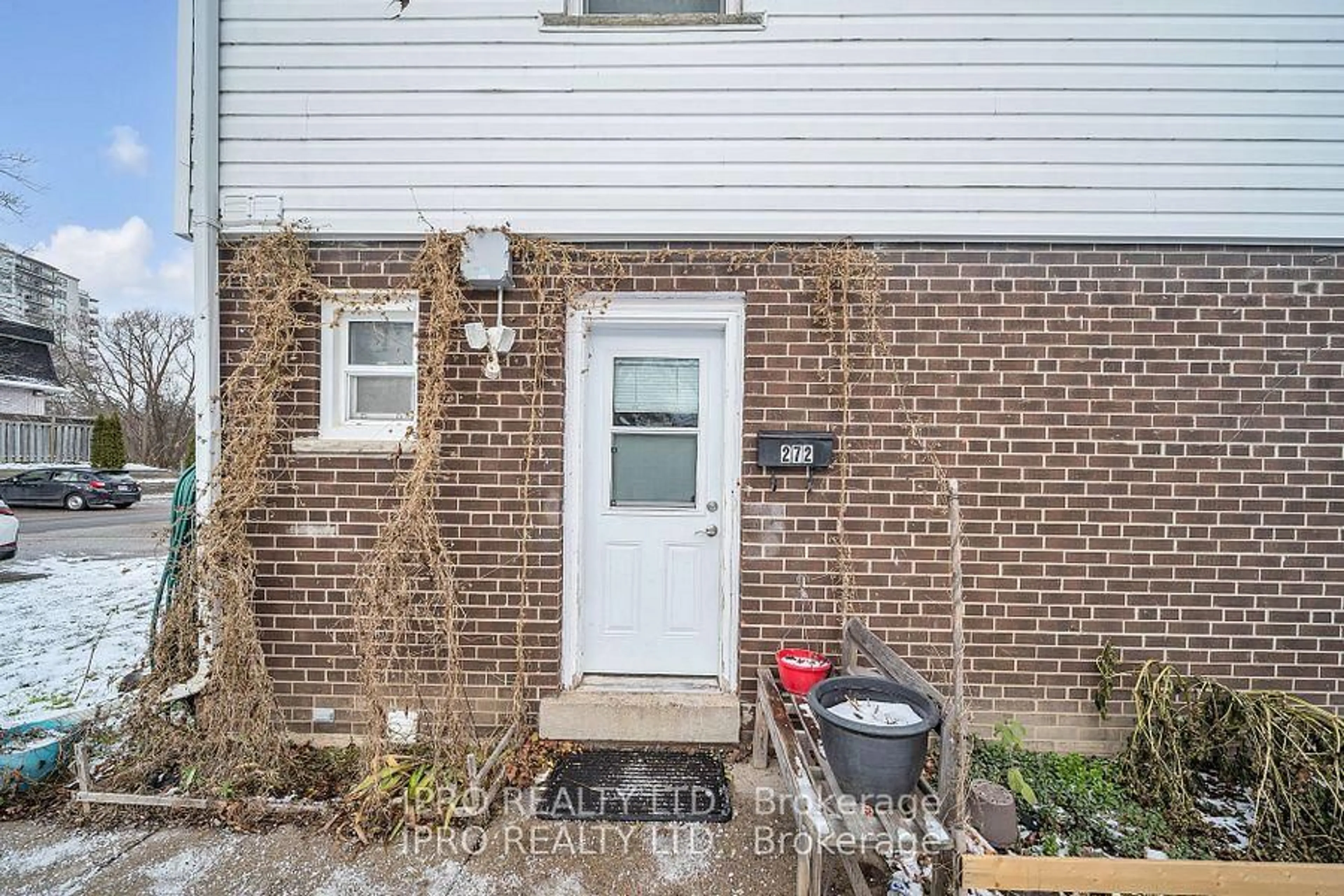 Unknown for 272 Westcourt Pl, Waterloo Ontario N2L 2R7