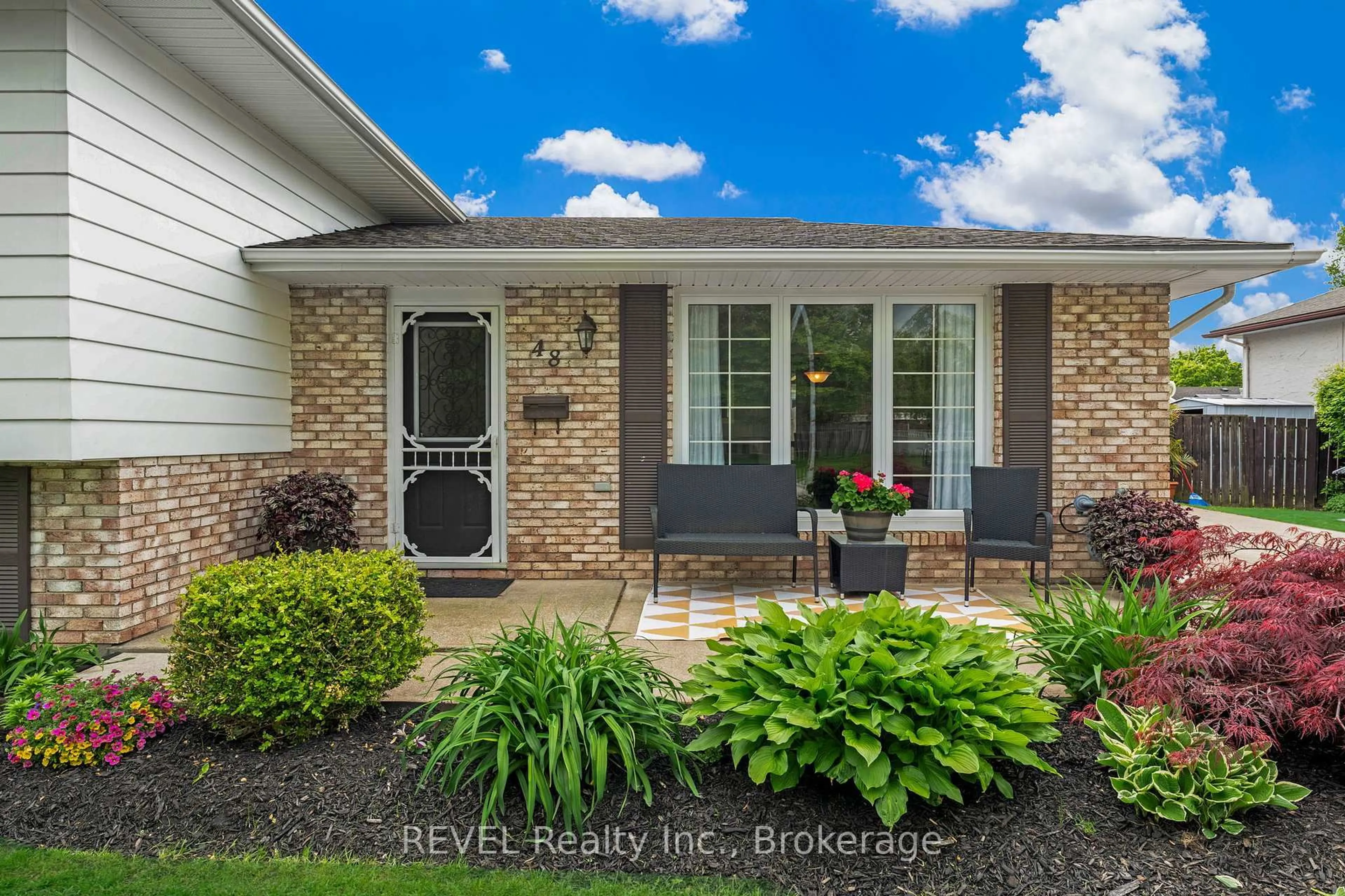 Home with brick exterior material, street for 48 Mcgill St, Welland Ontario L3C 3L3