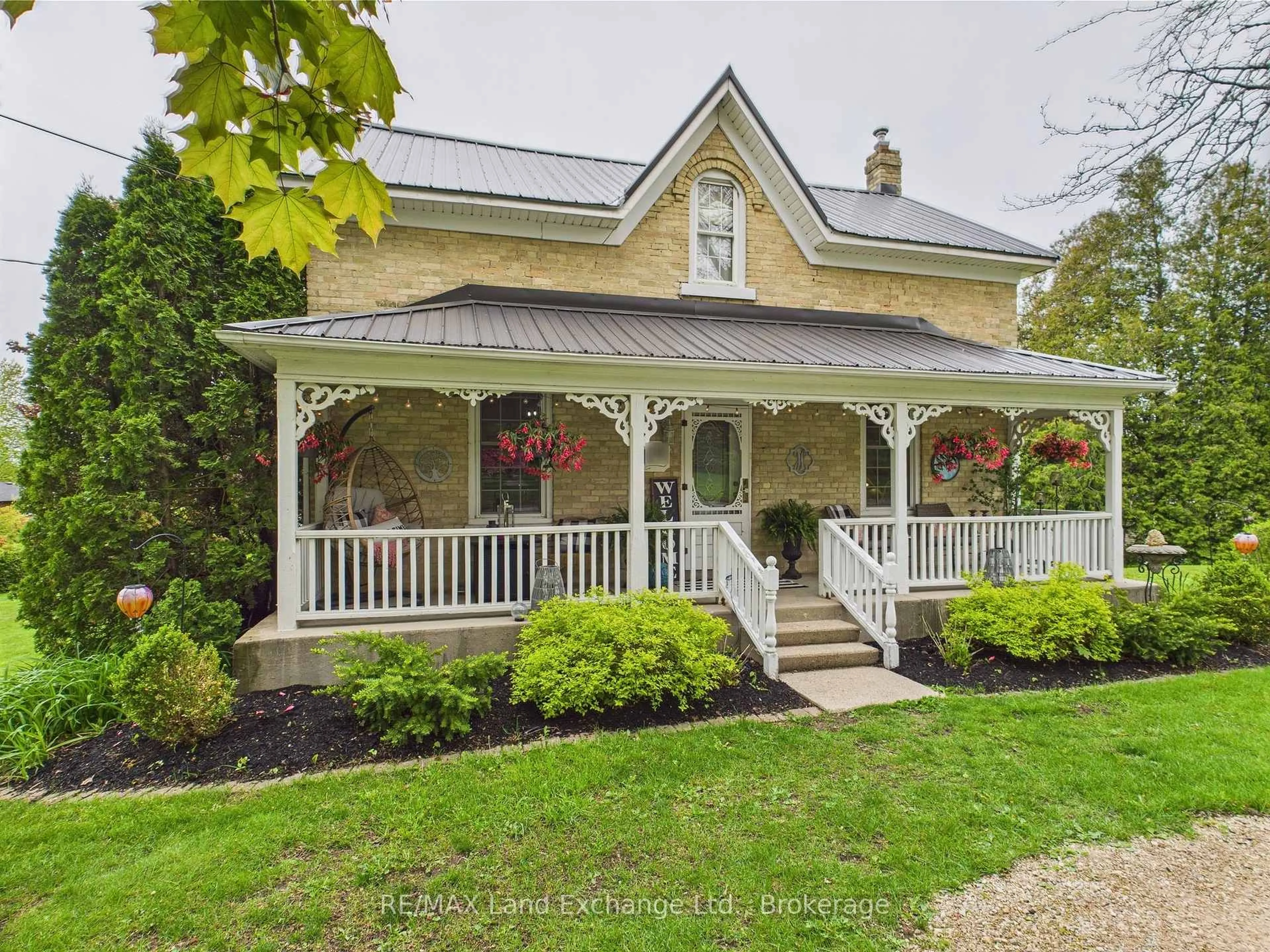Home with vinyl exterior material, street for 1178 Queen St, Kincardine Ontario N2Z 1G4