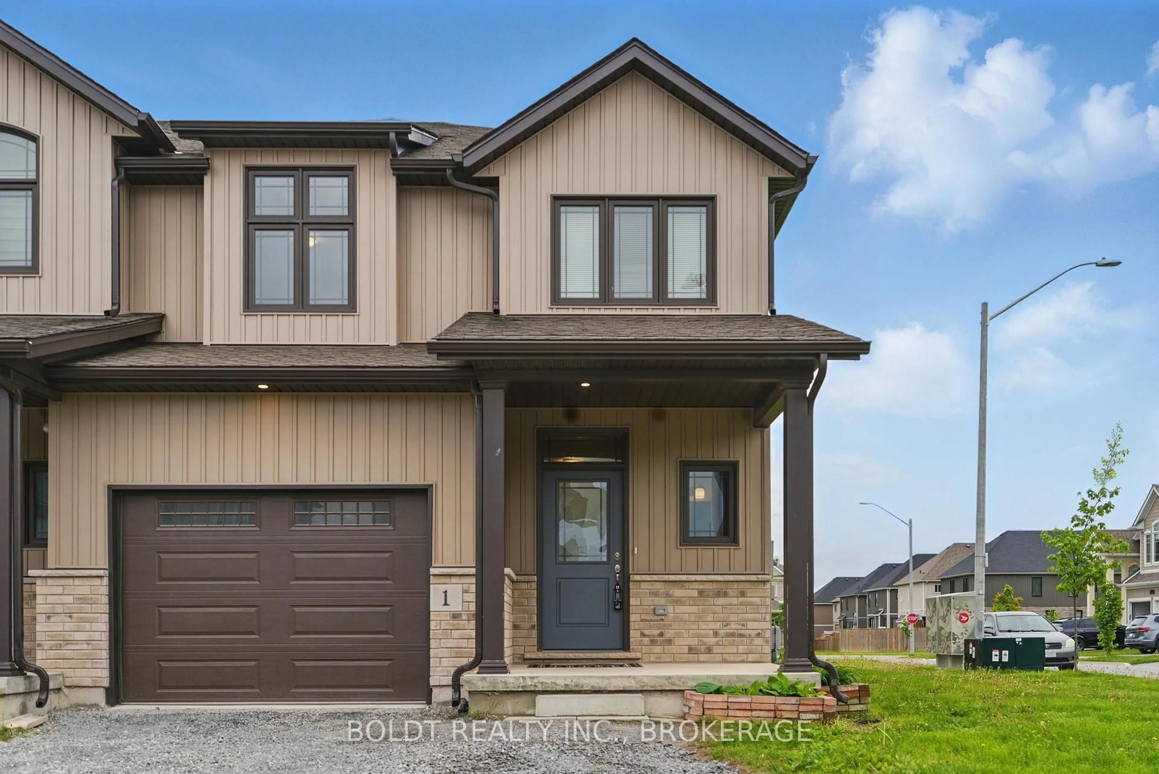 Home with brick exterior material, street for 1 Bowman Cres, Thorold Ontario L2V 0G2