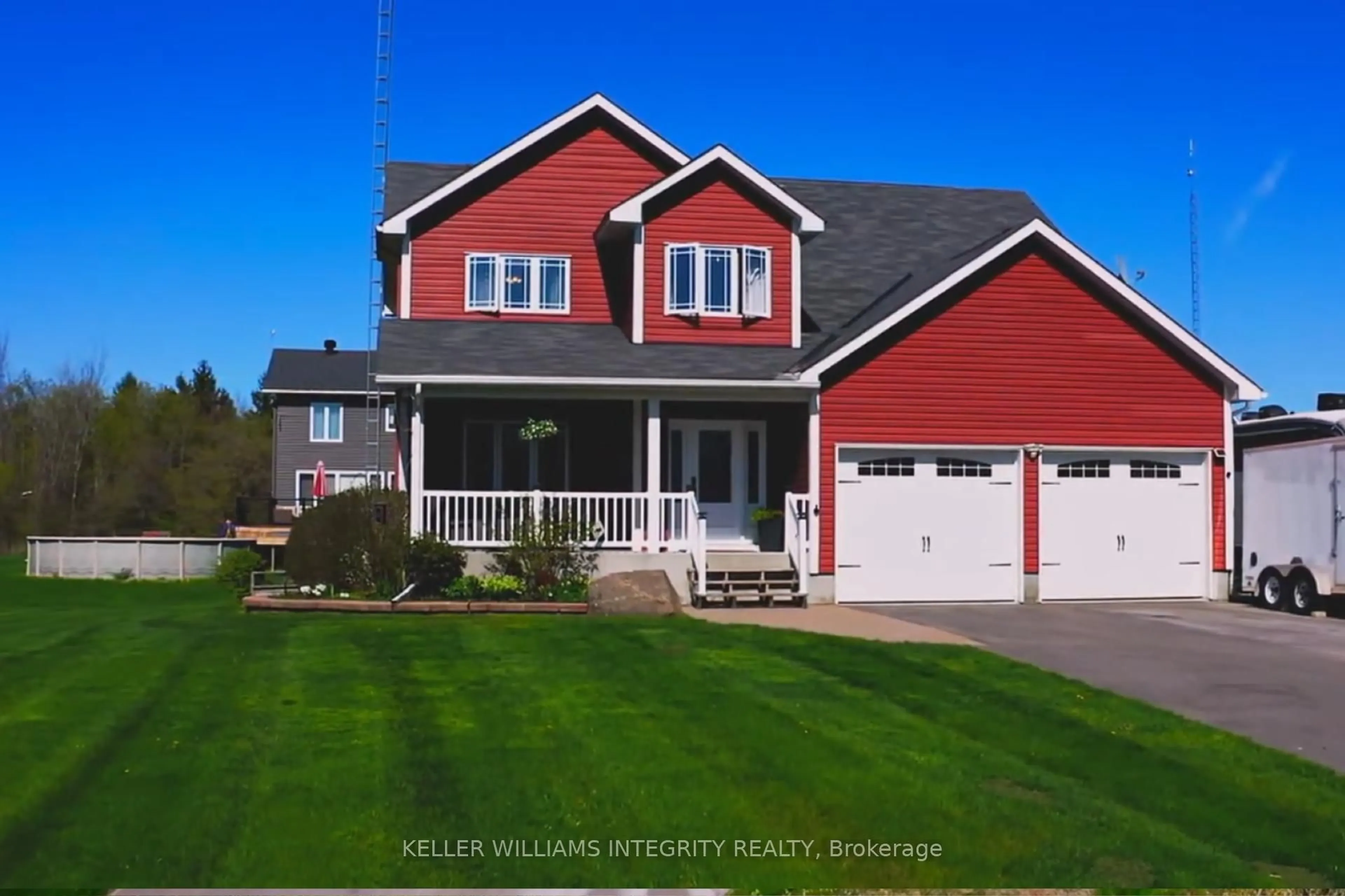 Home with vinyl exterior material, street for 3427 Delaney St, North Stormont Ontario K0C 1V0