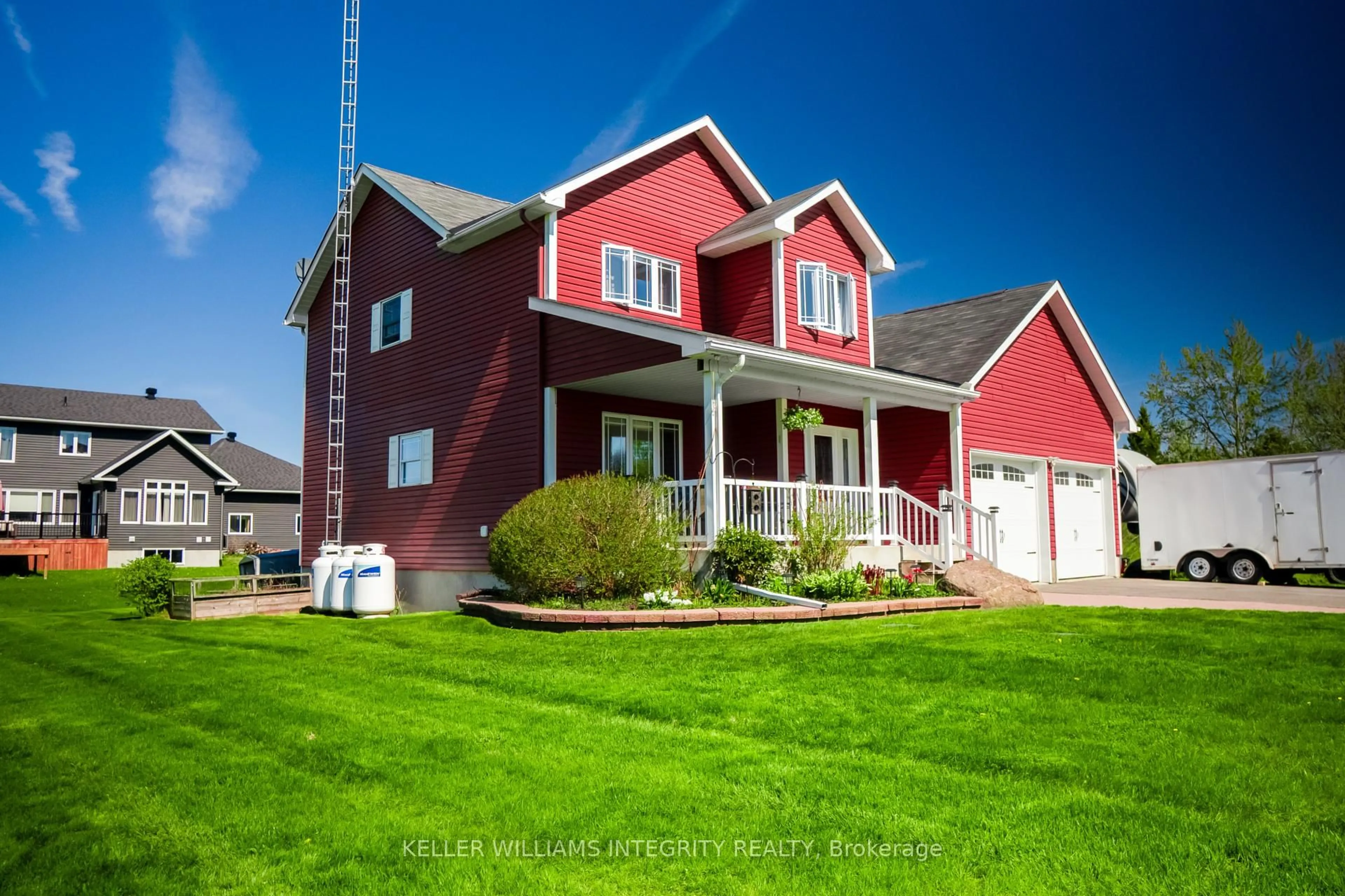 Home with vinyl exterior material, building for 3427 Delaney St, North Stormont Ontario K0C 1V0