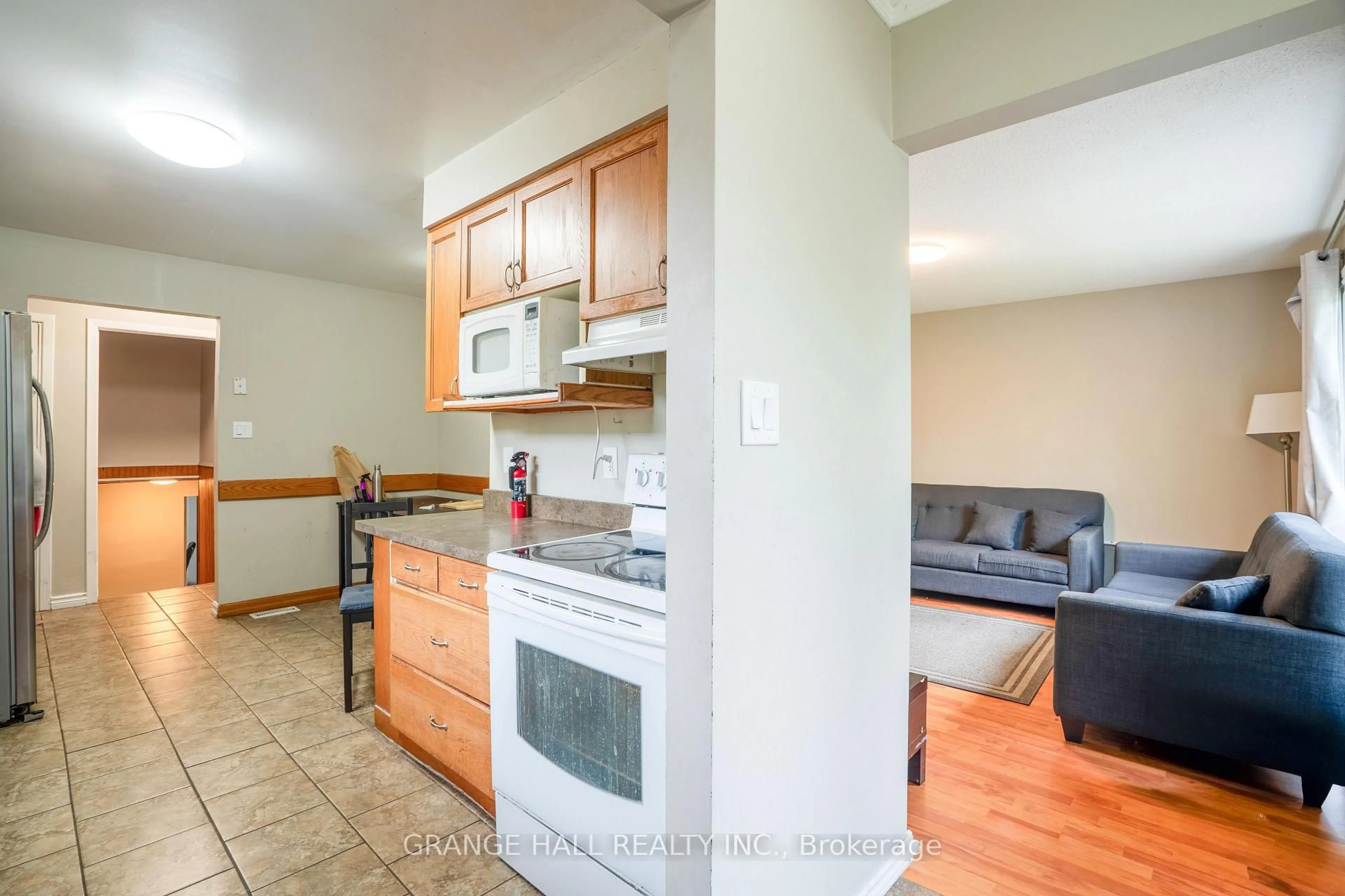 Open concept kitchen, unknown for 195 Keefer Rd, Thorold Ontario L2V 4N3