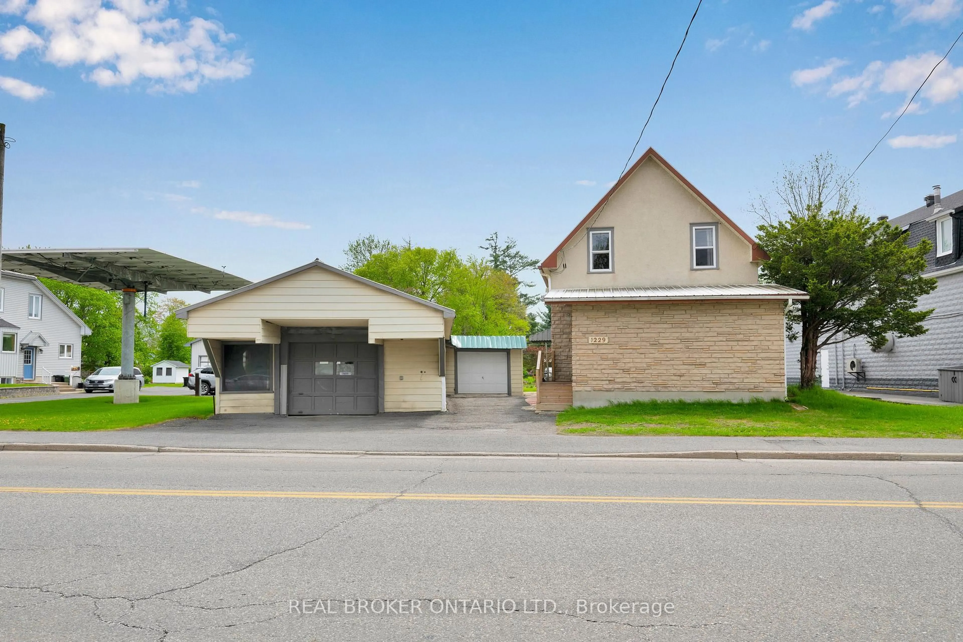 Unknown for 1229 Colonial Rd, Ottawa Ontario K4B 1N2