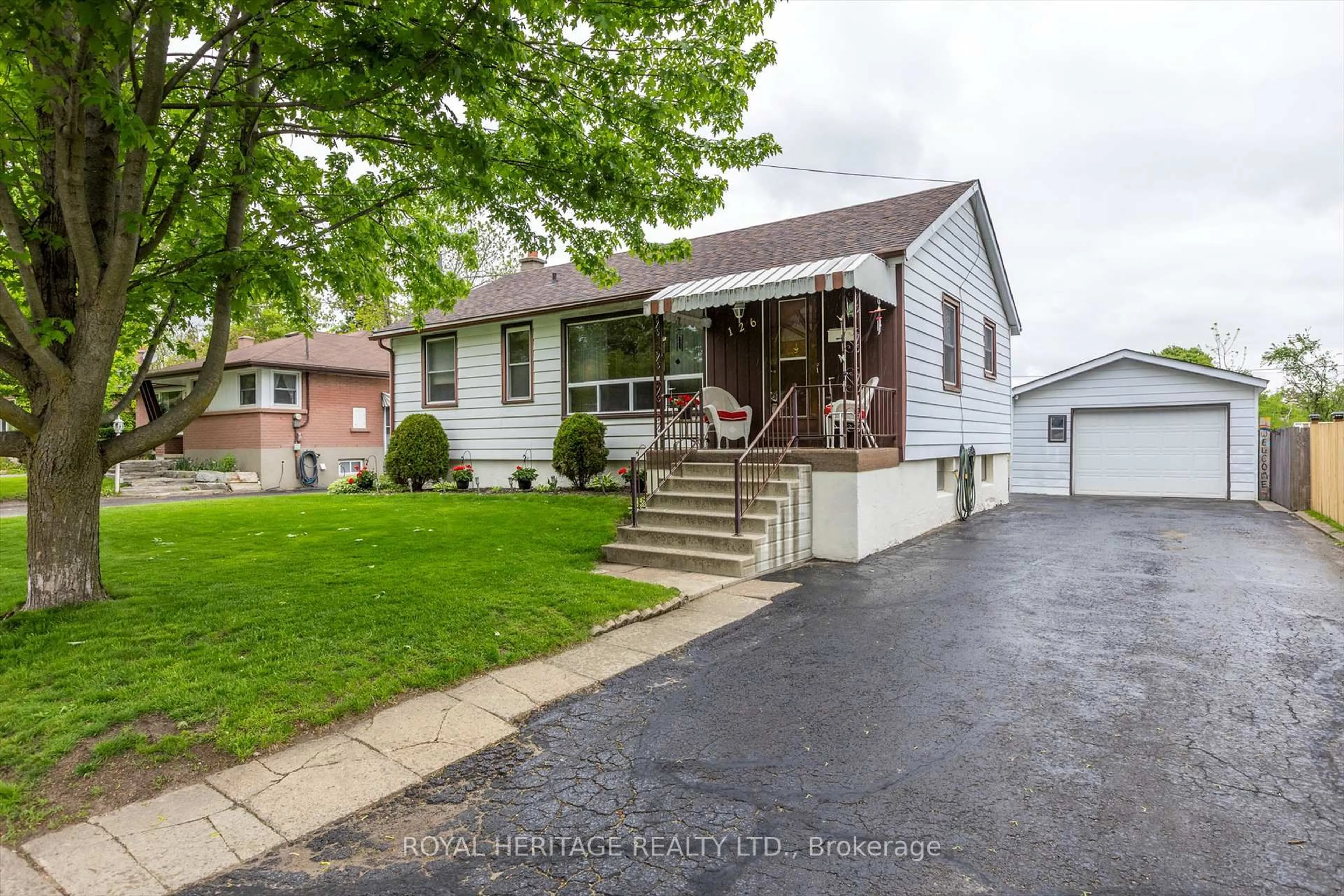 Home with vinyl exterior material, street for 126 Goodfellow Rd, Peterborough Central Ontario K9J 5X1
