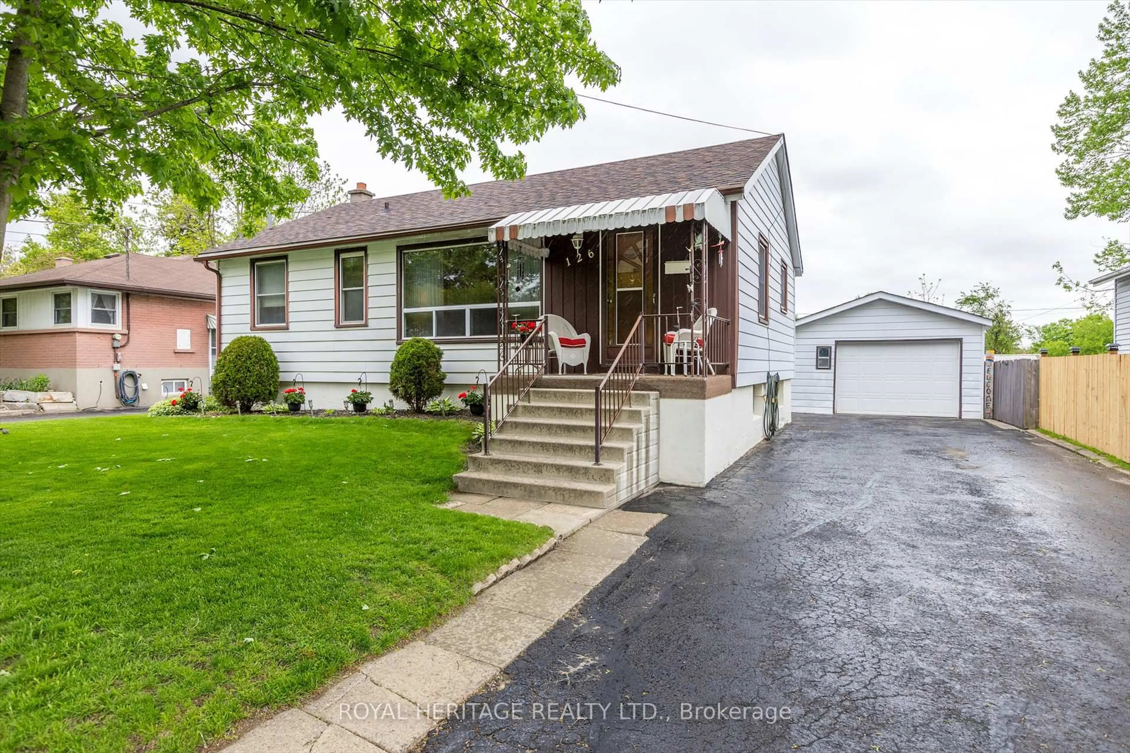 Home with vinyl exterior material, street for 126 Goodfellow Rd, Peterborough Central Ontario K9J 5X1