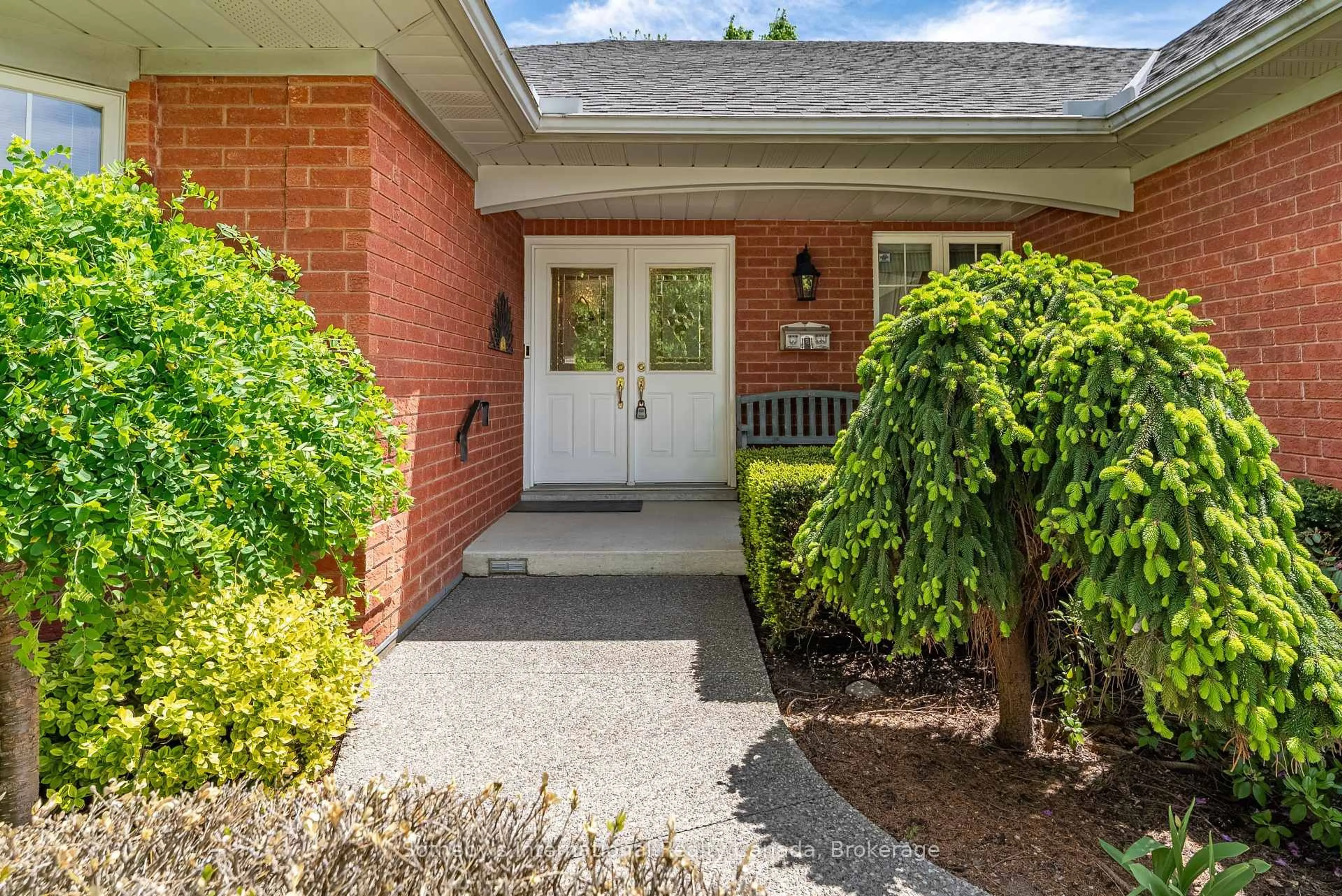 Home with brick exterior material, street for 141 Springfield Blvd, Hamilton Ontario L9K 1H8