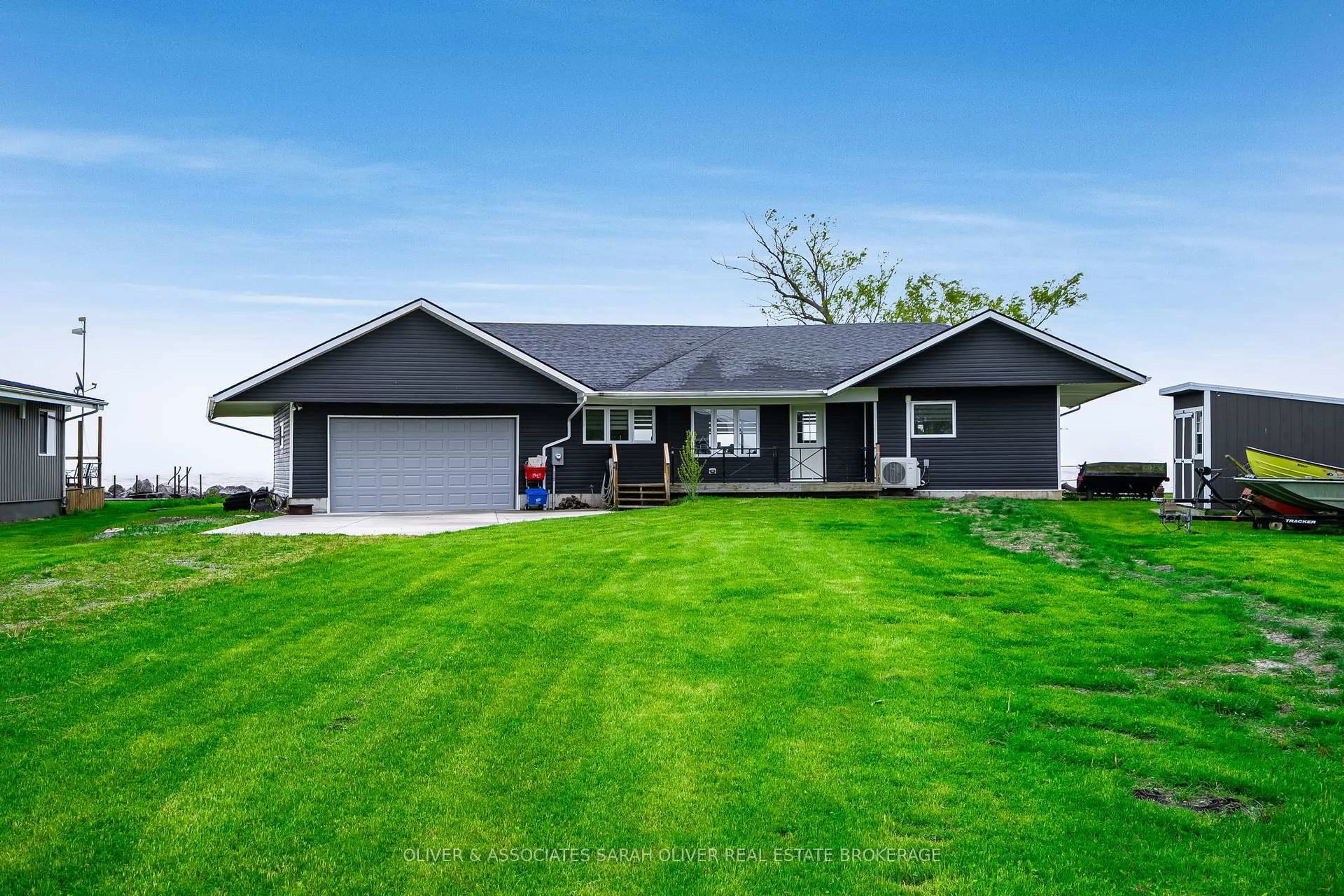 Home with vinyl exterior material, street for 270 Cotterie Park, Leamington Ontario N0P 2P0
