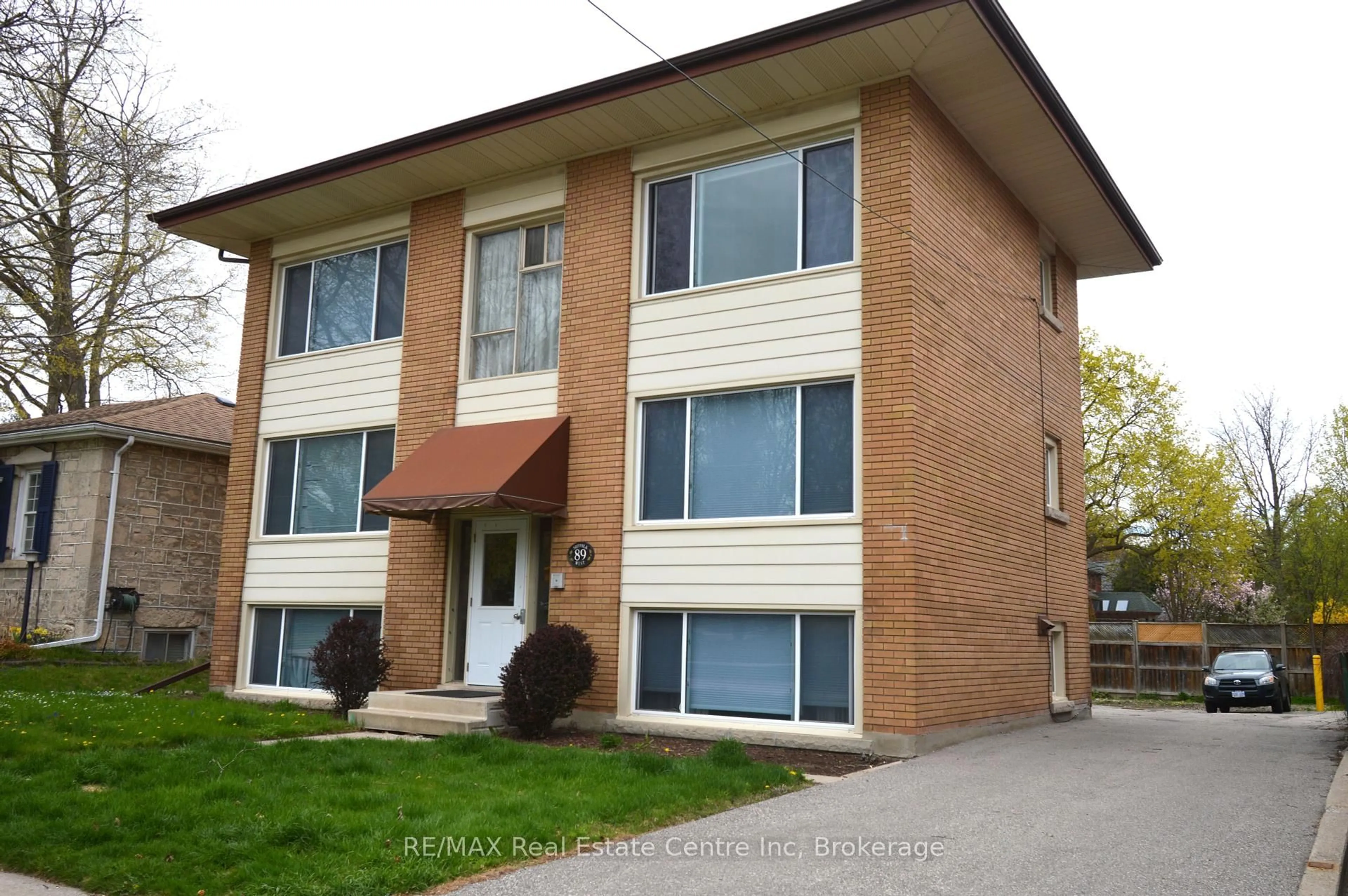 Home with brick exterior material, building for 89 Suffolk St, Guelph Ontario N1H 2J3