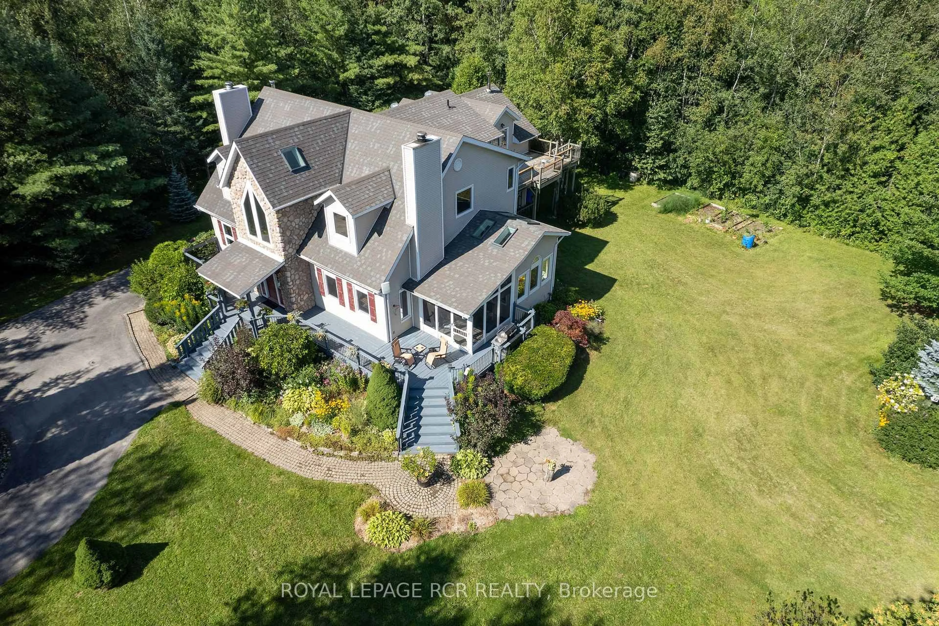 A pic from outside/outdoor area/front of a property/back of a property/a pic from drone, water/lake/river/ocean view for 5823 Eighth Line, Erin Ontario N0B 1Z0