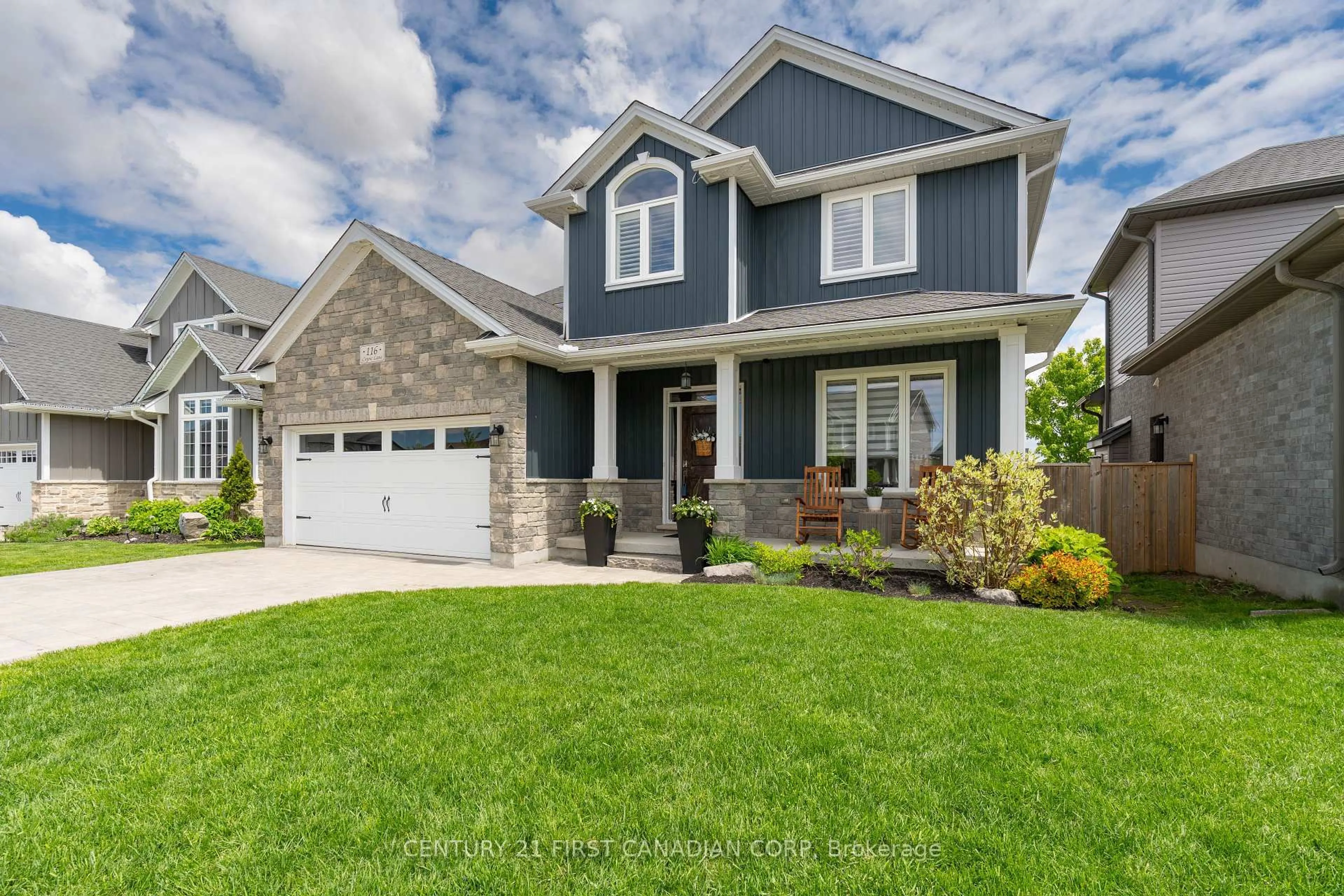 Home with vinyl exterior material, street for 116 Coyne Lane, Lucan Biddulph Ontario N0M 2J0