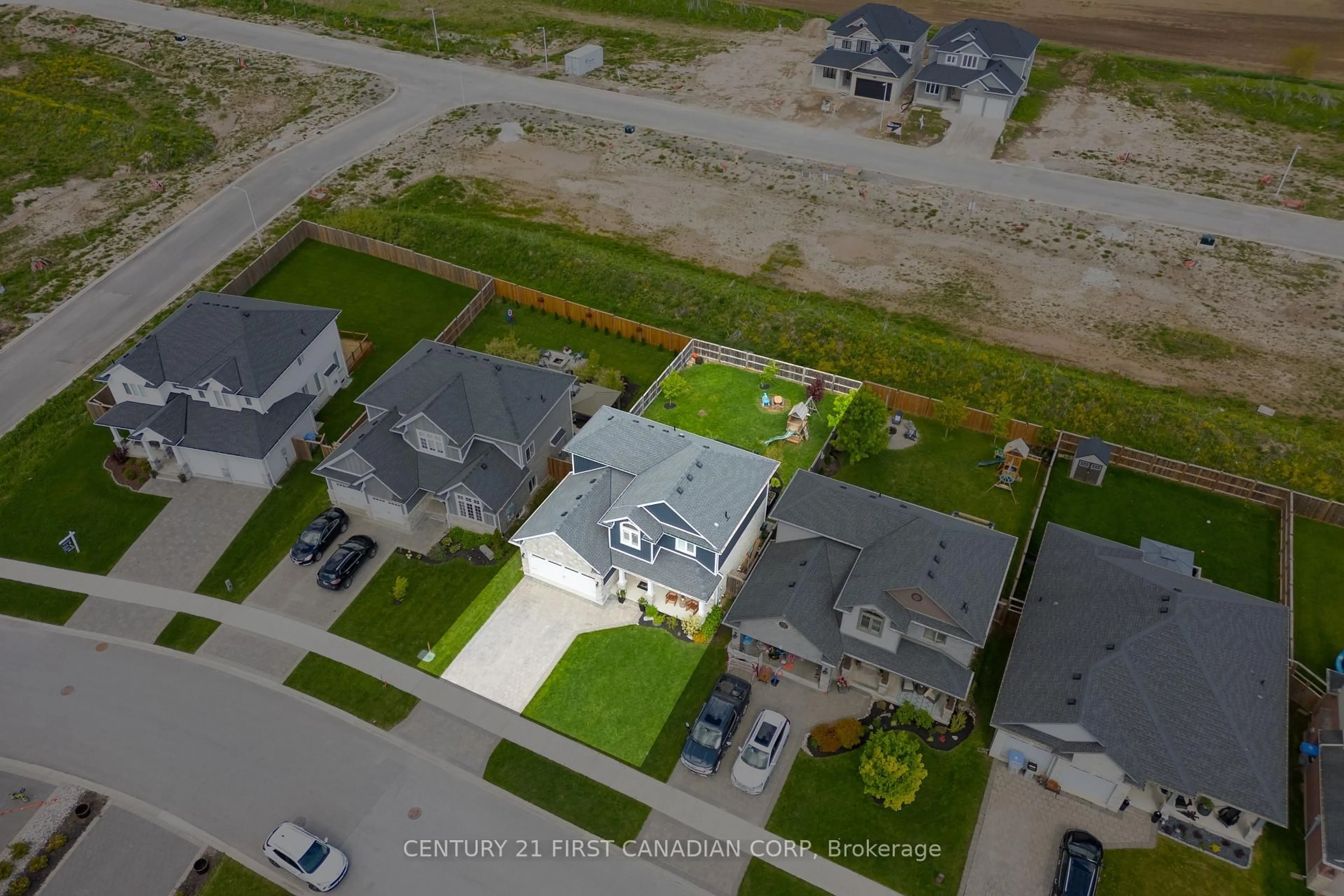 A pic from outside/outdoor area/front of a property/back of a property/a pic from drone, street for 116 Coyne Lane, Lucan Biddulph Ontario N0M 2J0