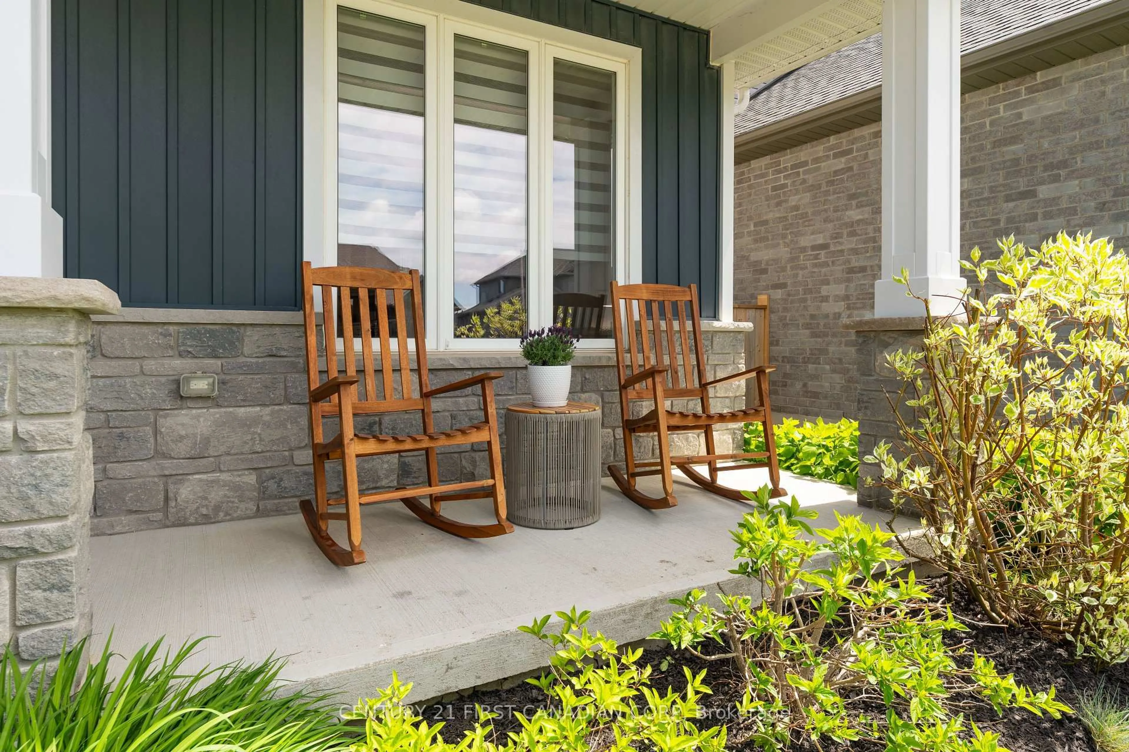 Patio, street for 116 Coyne Lane, Lucan Biddulph Ontario N0M 2J0