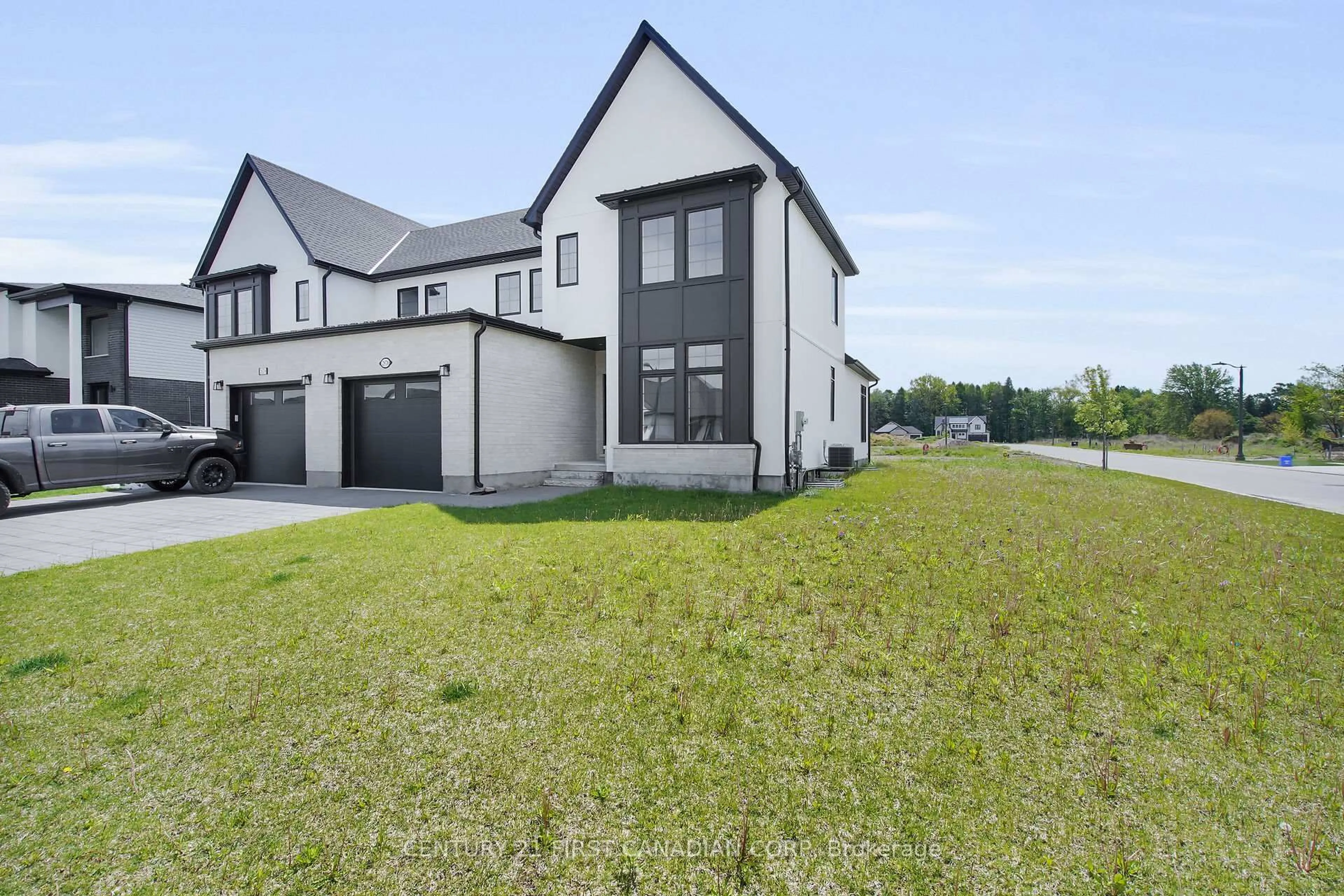 A pic from outside/outdoor area/front of a property/back of a property/a pic from drone, street for 287A Nancy St, Dutton/Dunwich Ontario N0L 1J0
