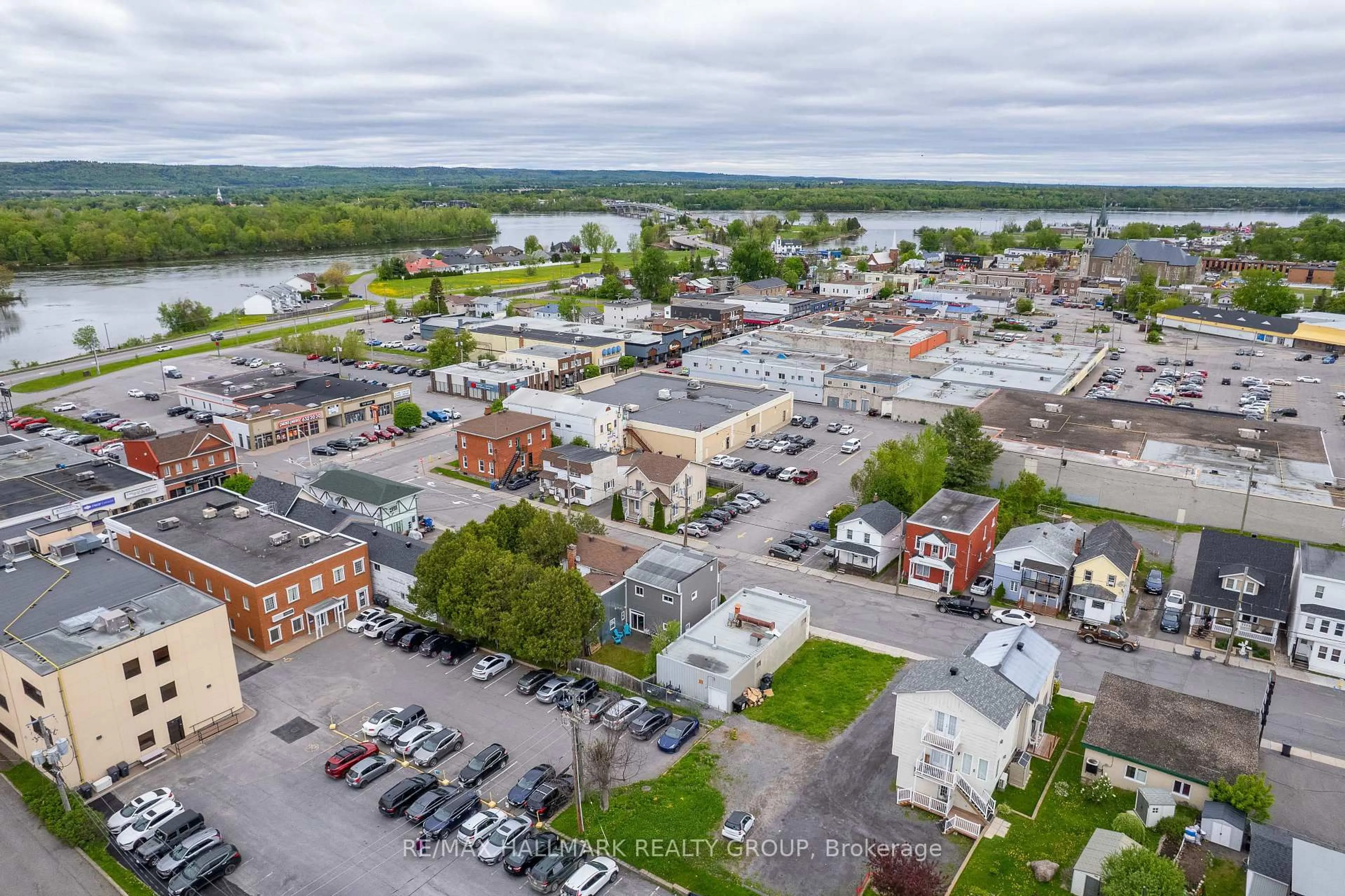 A pic from outside/outdoor area/front of a property/back of a property/a pic from drone, water/lake/river/ocean view for 240 James St, Hawkesbury Ontario K6A 1S8