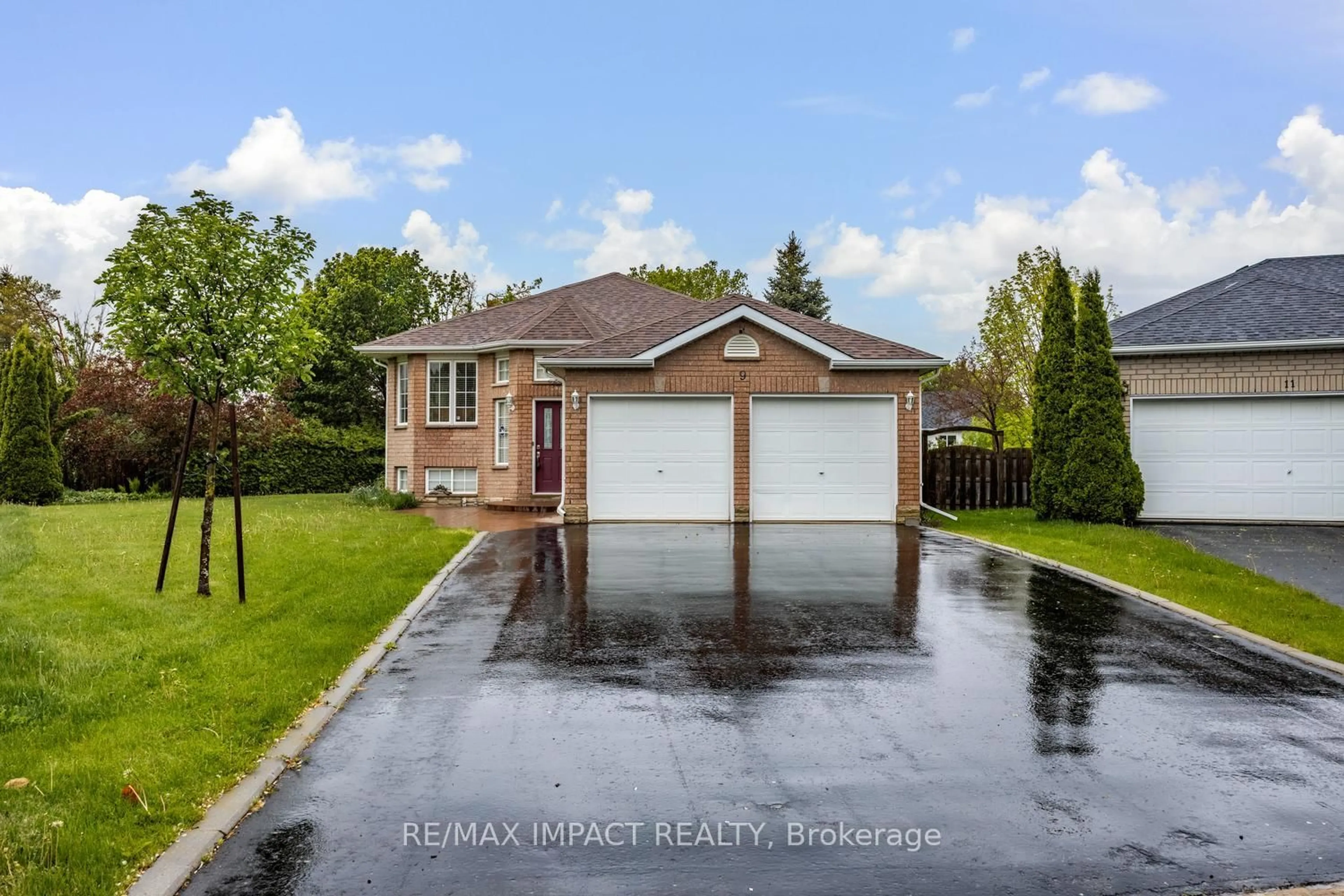 A pic from outside/outdoor area/front of a property/back of a property/a pic from drone, street for 9 Samuel Pl, Kawartha Lakes Ontario K9V 6B9