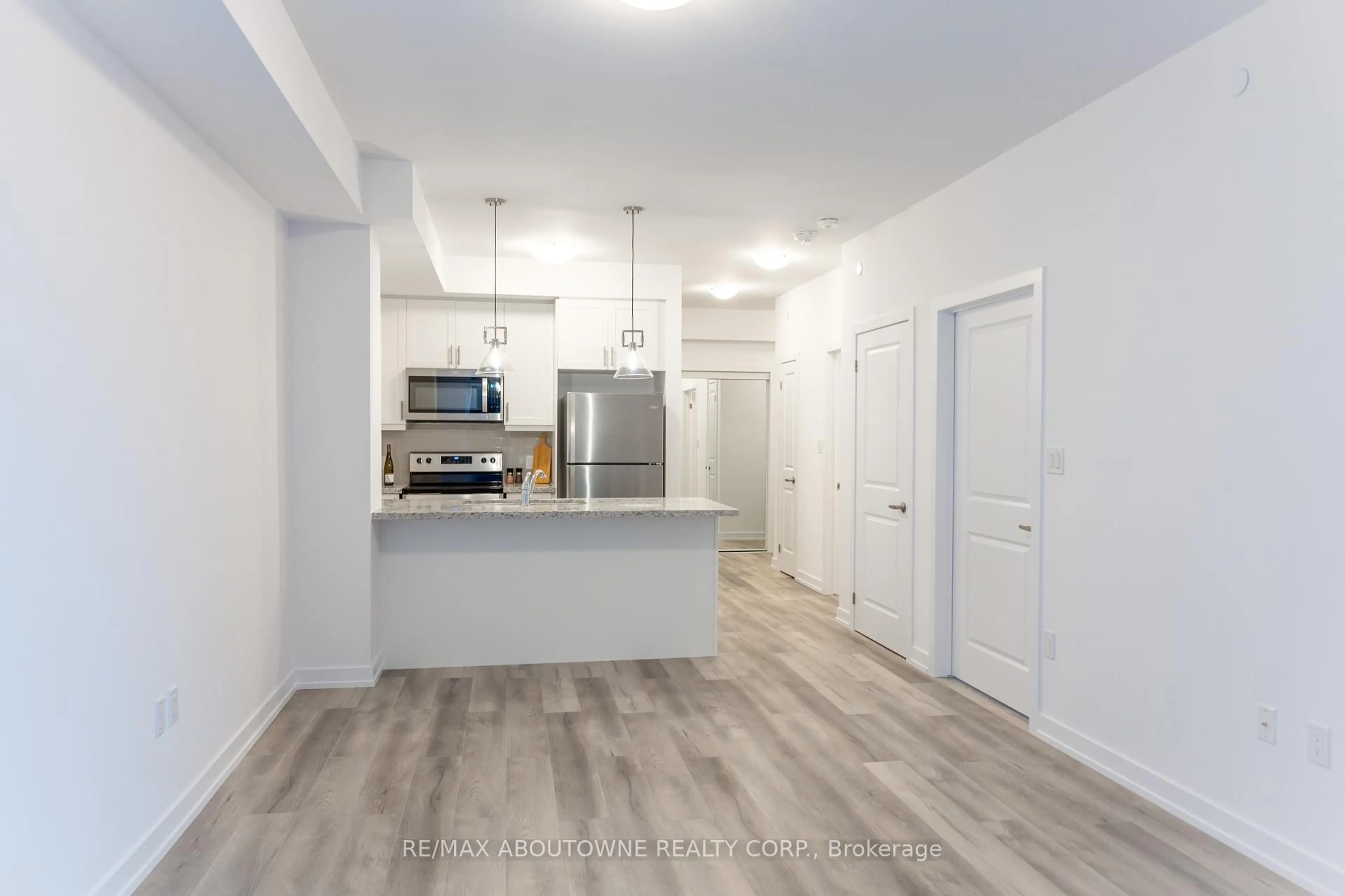 Open concept kitchen, unknown for 470 Dundas St #429, Hamilton Ontario L8B 2A6