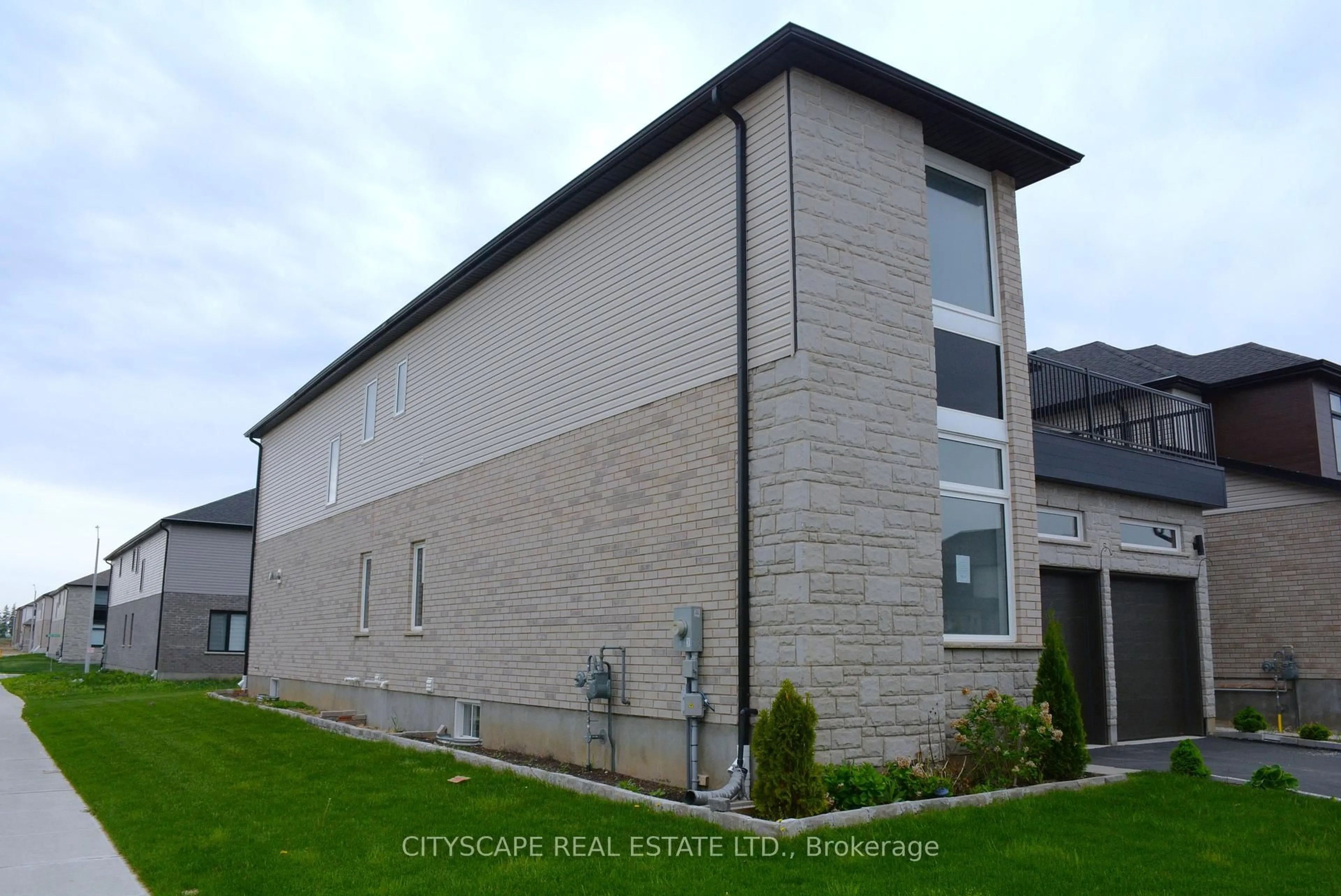 Unknown for 5 Sass Cres, Brant Ontario N3L 0J3