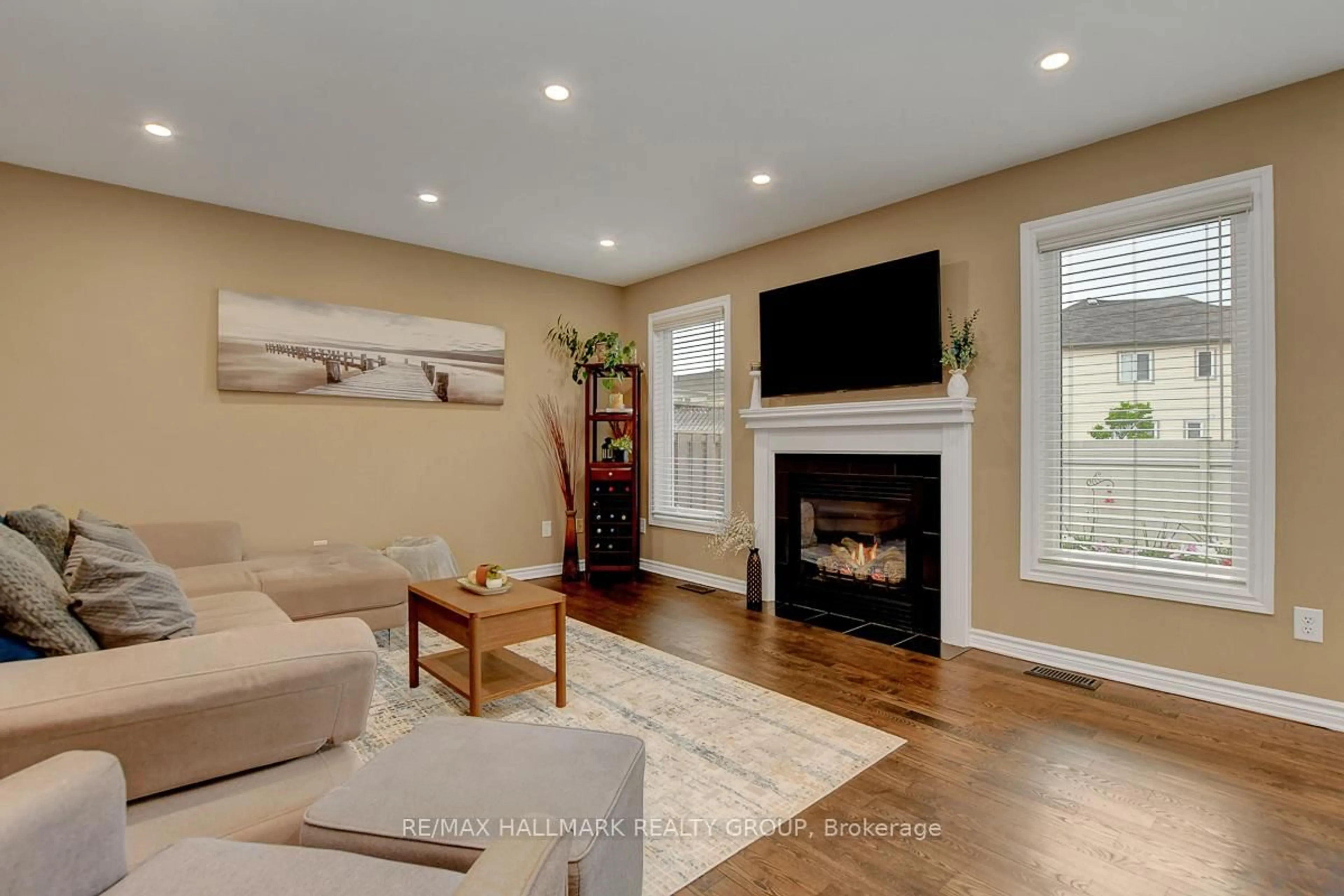 Living room with furniture, unknown for 3597 Cambrian Rd, Ottawa Ontario K2J 0S4