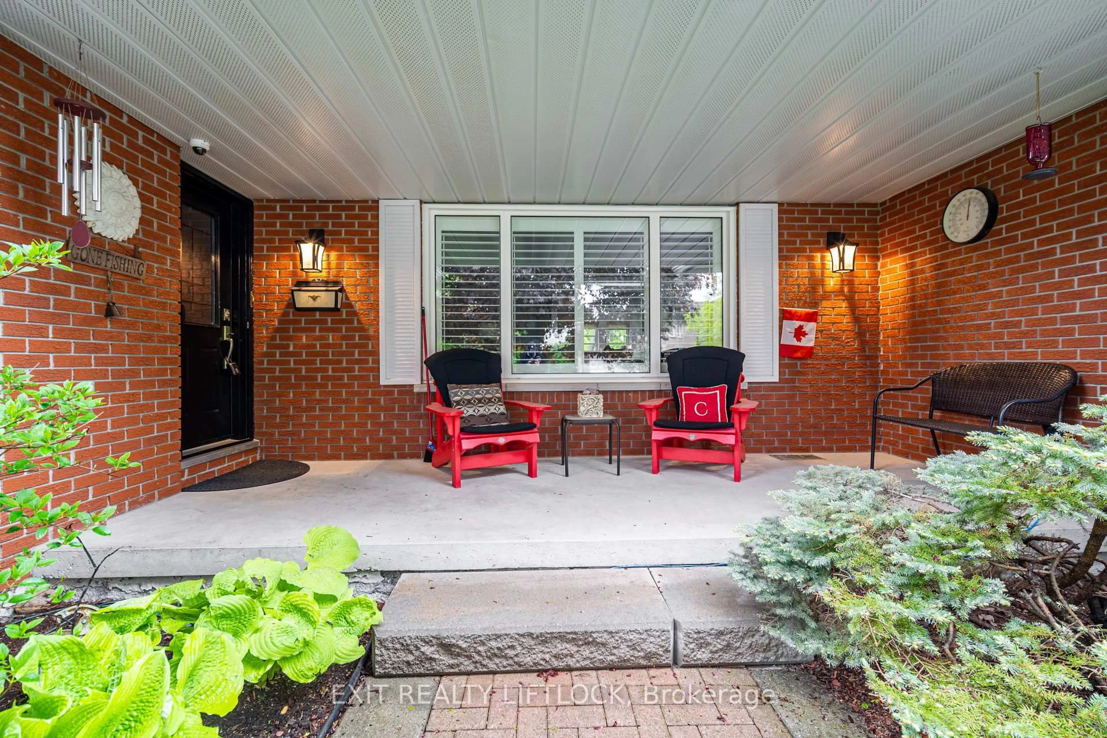 Patio, street for 68 Champlain Cres, Peterborough North Ontario K9L 1T1