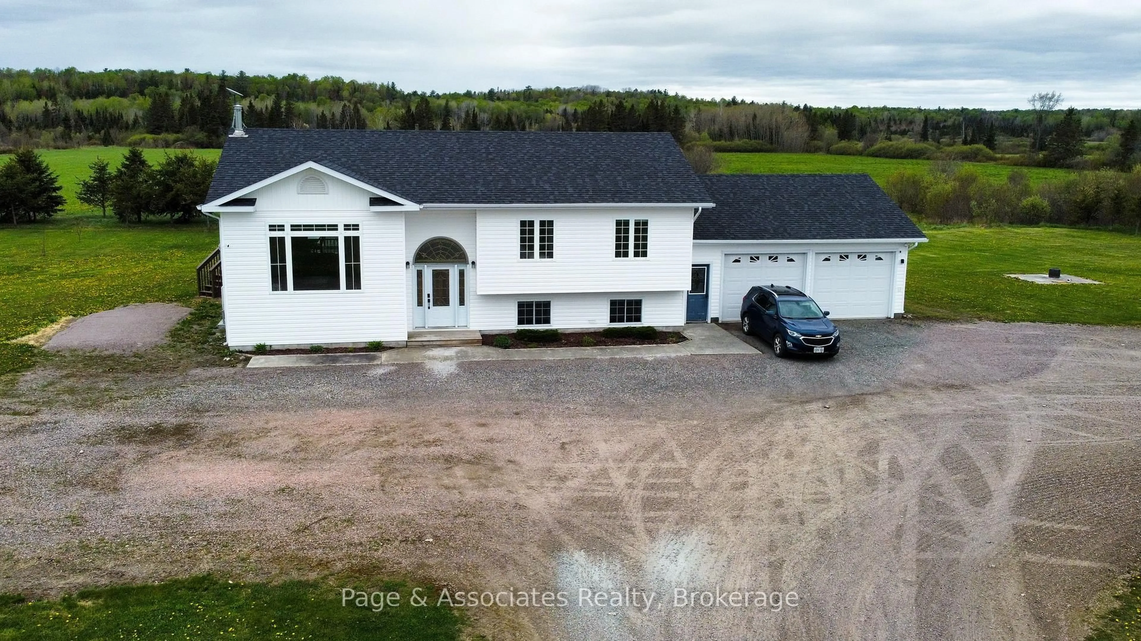 A pic from outside/outdoor area/front of a property/back of a property/a pic from drone, building for 981 Highway 539, Markstay-Warren Ontario P0H 2N0
