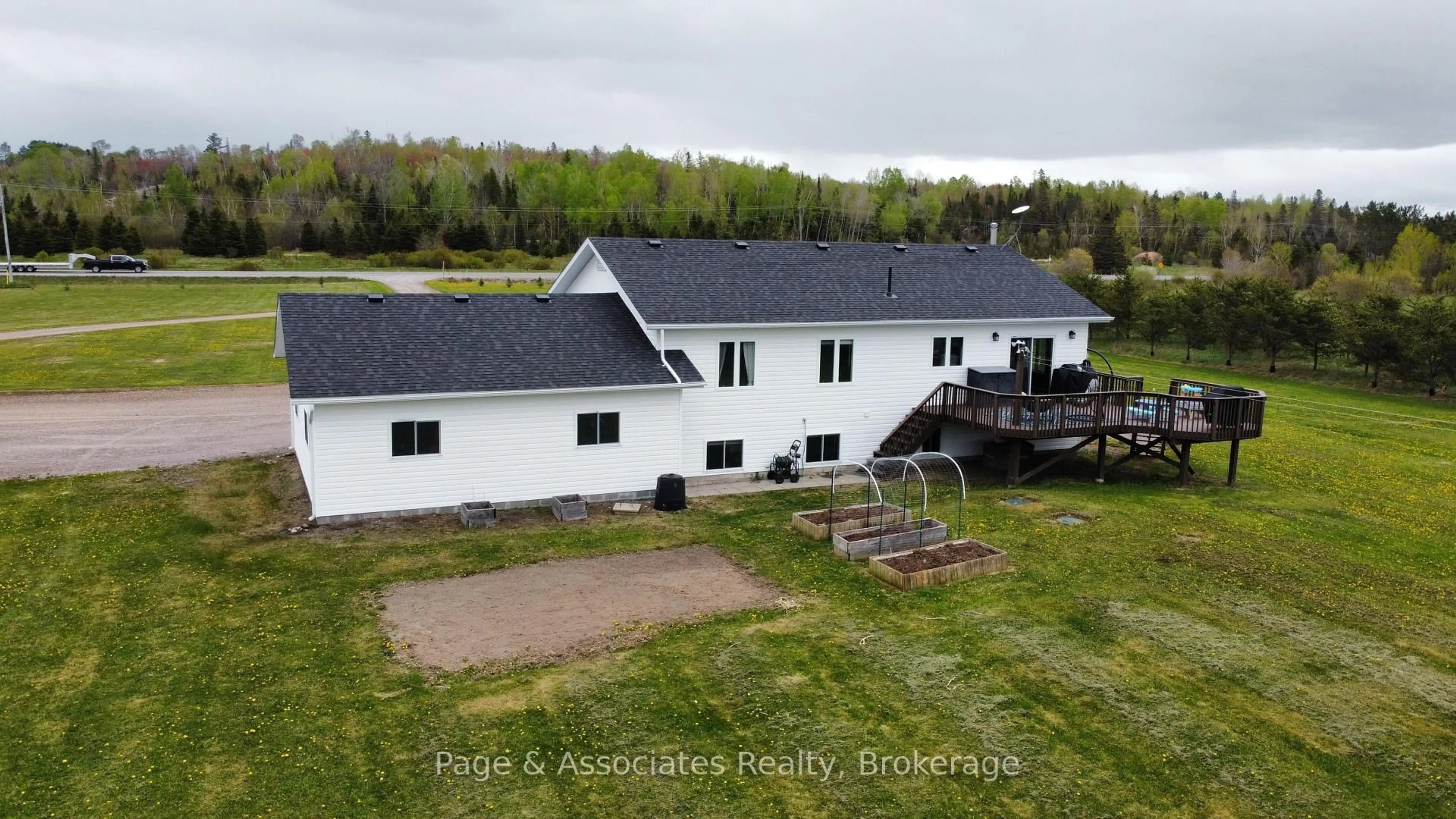 A pic from outside/outdoor area/front of a property/back of a property/a pic from drone, building for 981 Highway 539, Markstay-Warren Ontario P0H 2N0