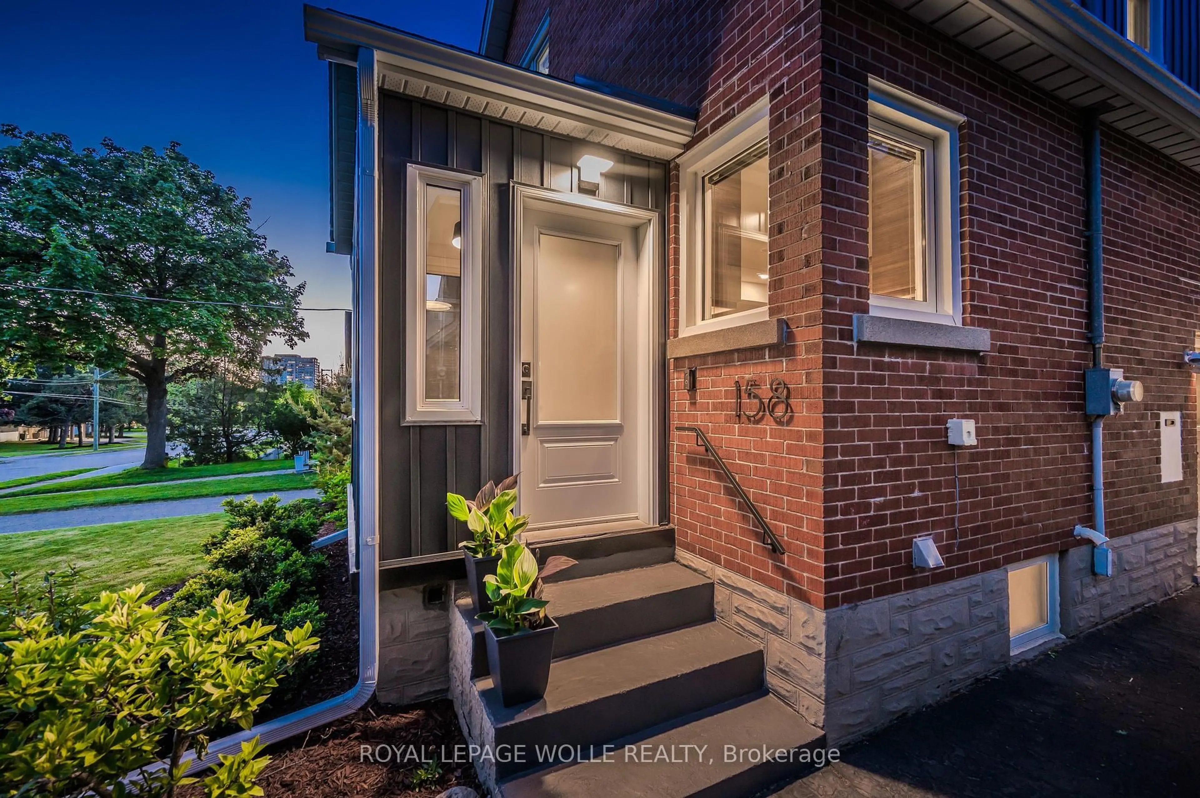 Home with brick exterior material, street for 158 Lucan Ave, Waterloo Ontario N2J 1W7