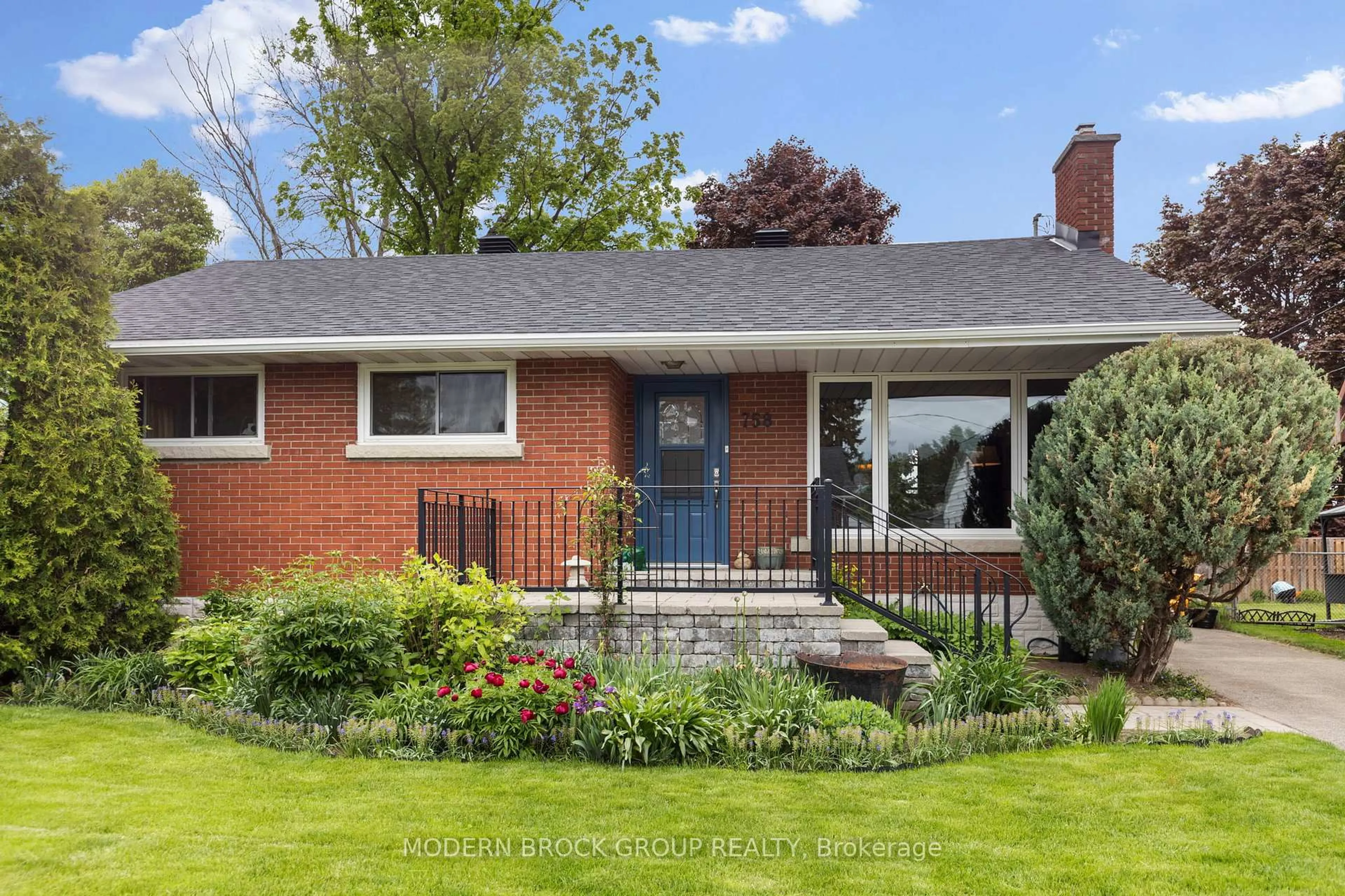 Home with brick exterior material, street for 758 Royal Cres, Prescott Ontario K0E 1T0