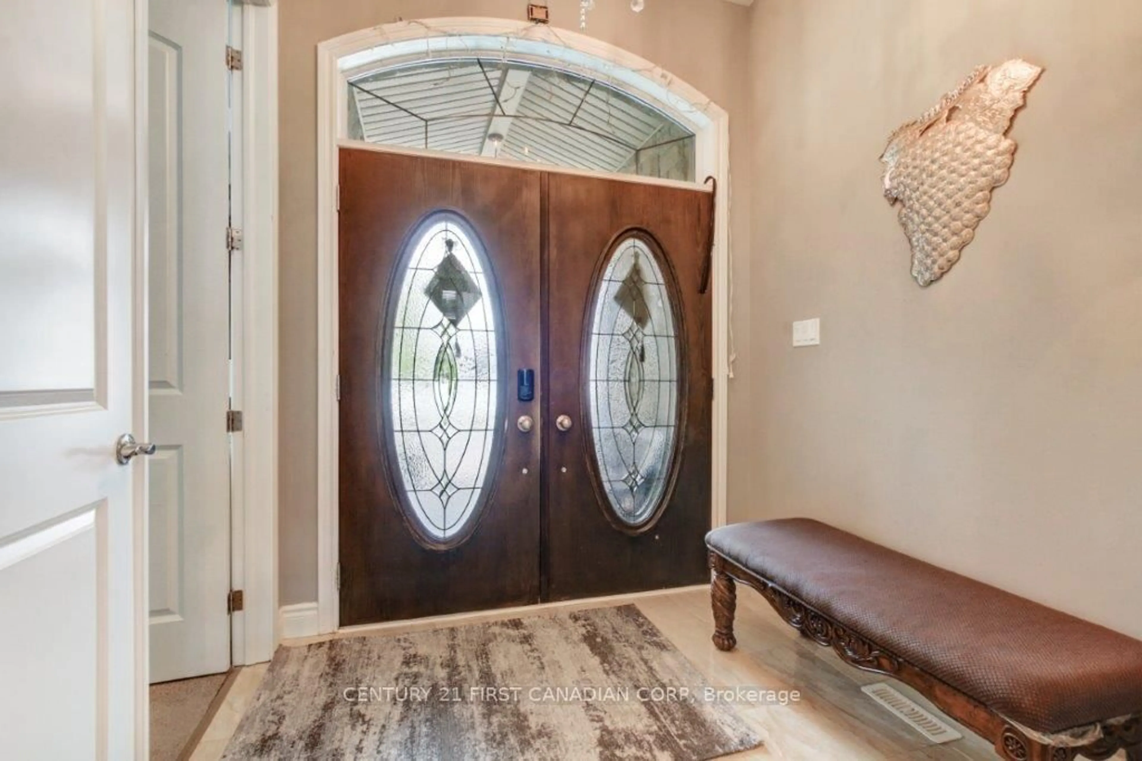 Indoor entryway for 1327 Eagletrace Dr, London North Ontario N6G 0C4