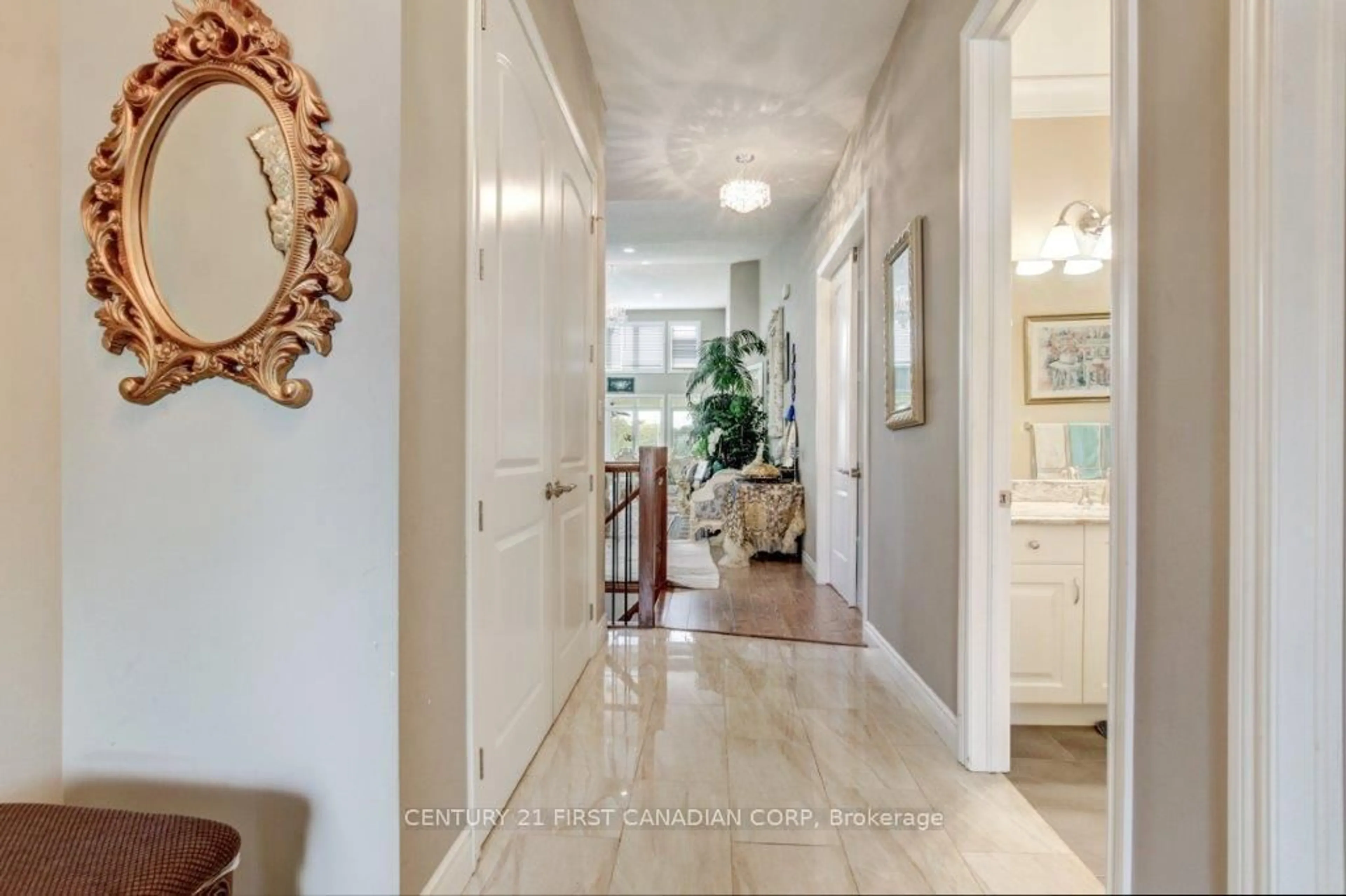 Indoor entryway for 1327 Eagletrace Dr, London North Ontario N6G 0C4