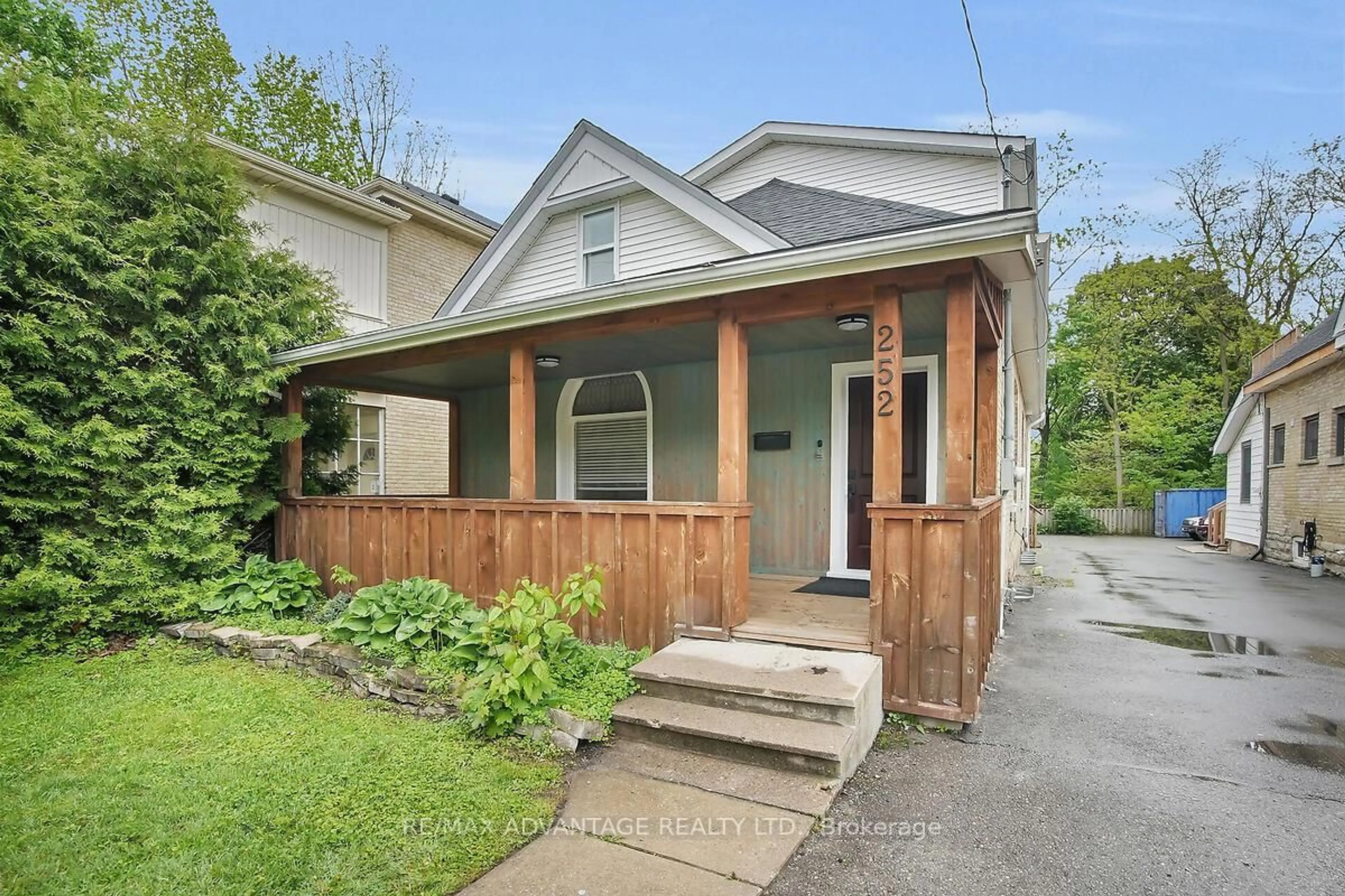 Unknown for 252 Cheapside St, London East Ontario N6A 2A1