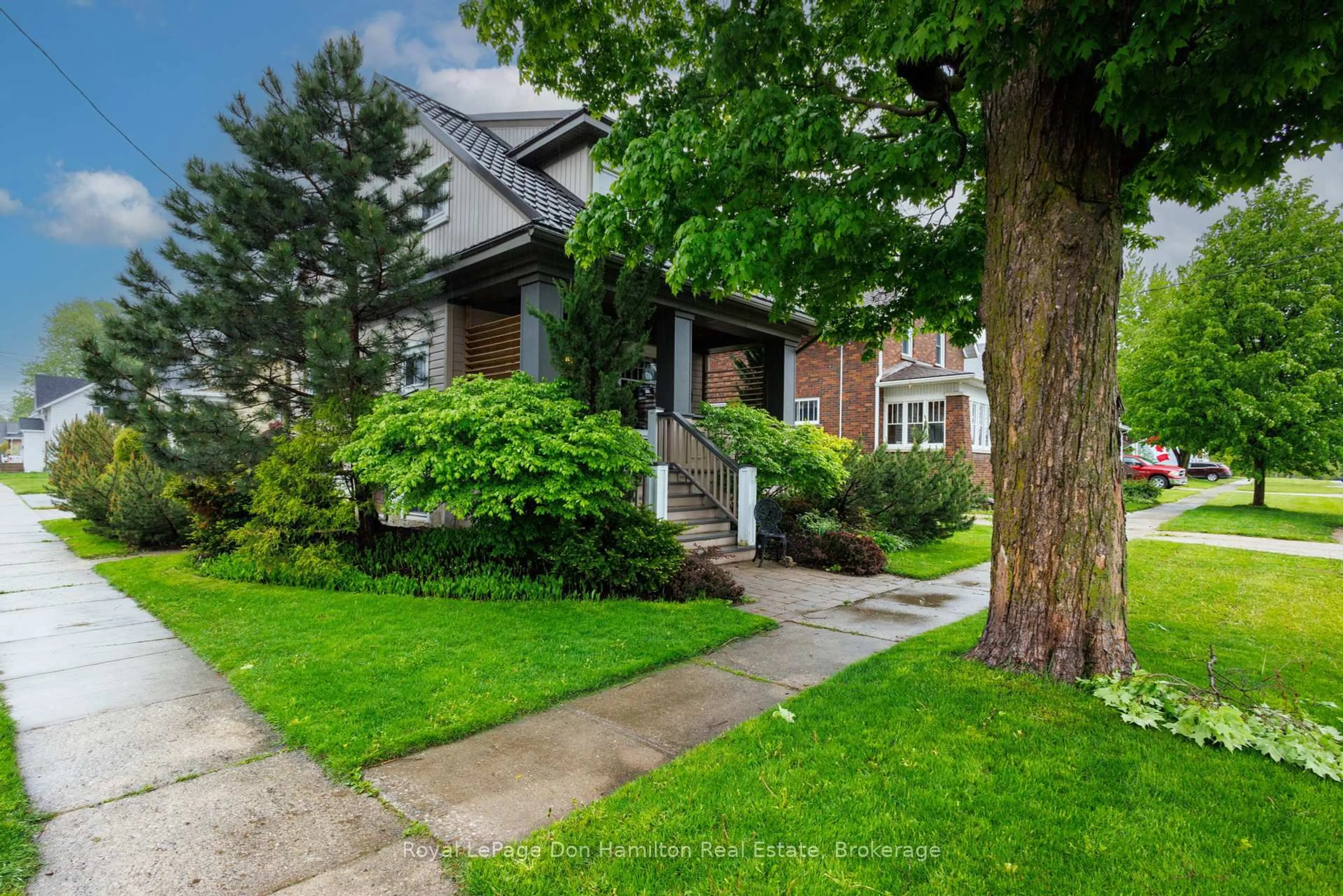 Home with brick exterior material, street for 190 Victoria Ave, North Perth Ontario N4W 1S6
