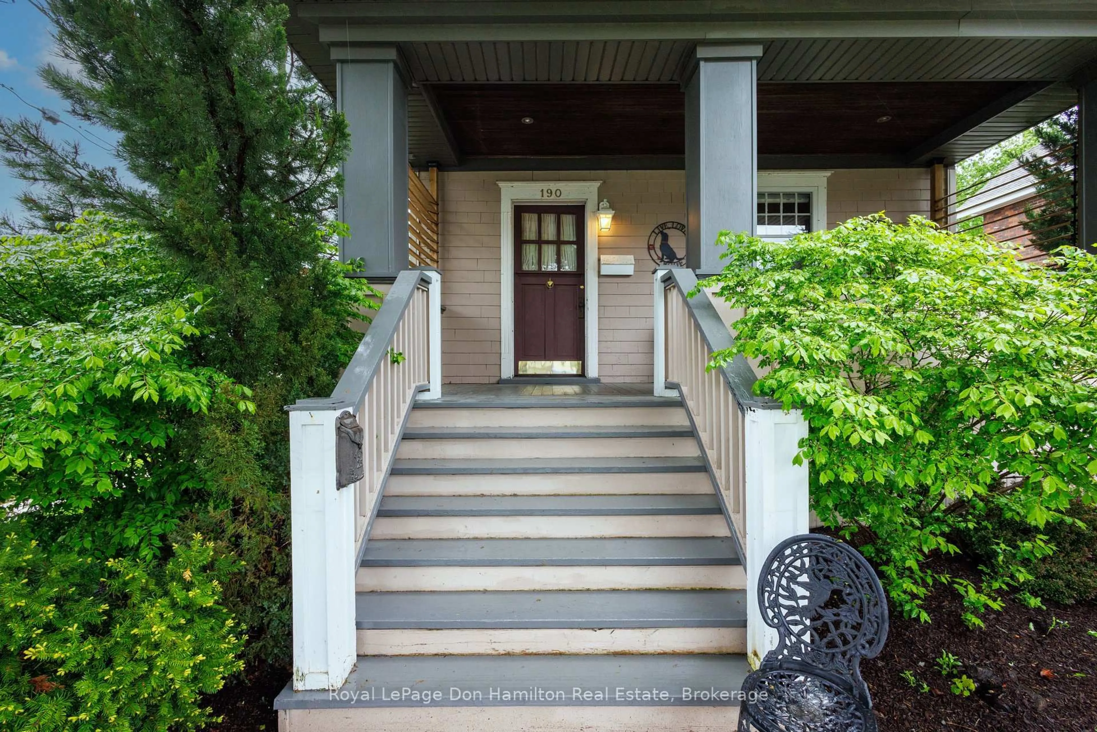 Indoor entryway for 190 Victoria Ave, North Perth Ontario N4W 1S6