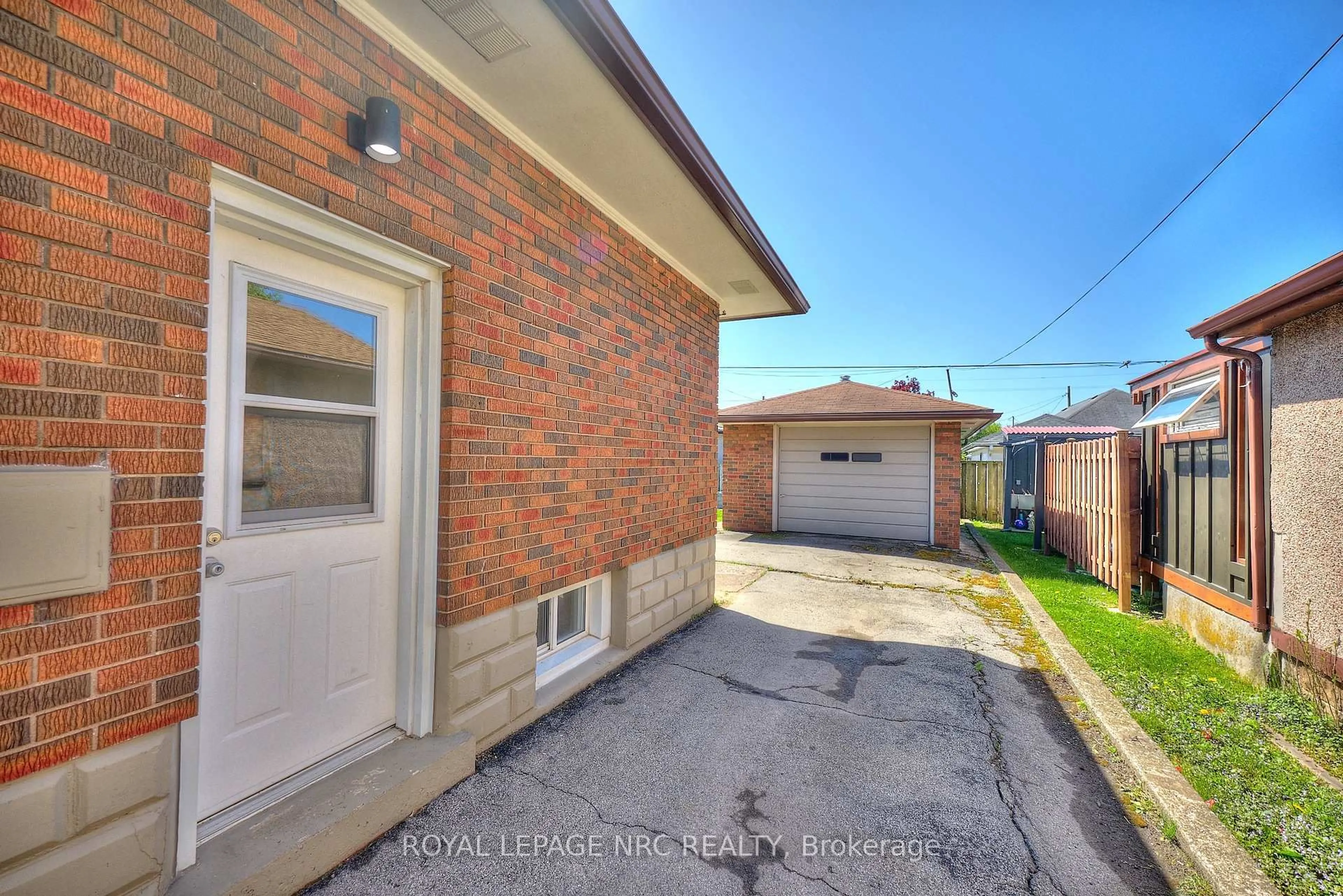 Unknown for 79 Cross St, Port Colborne Ontario L3K 1L1