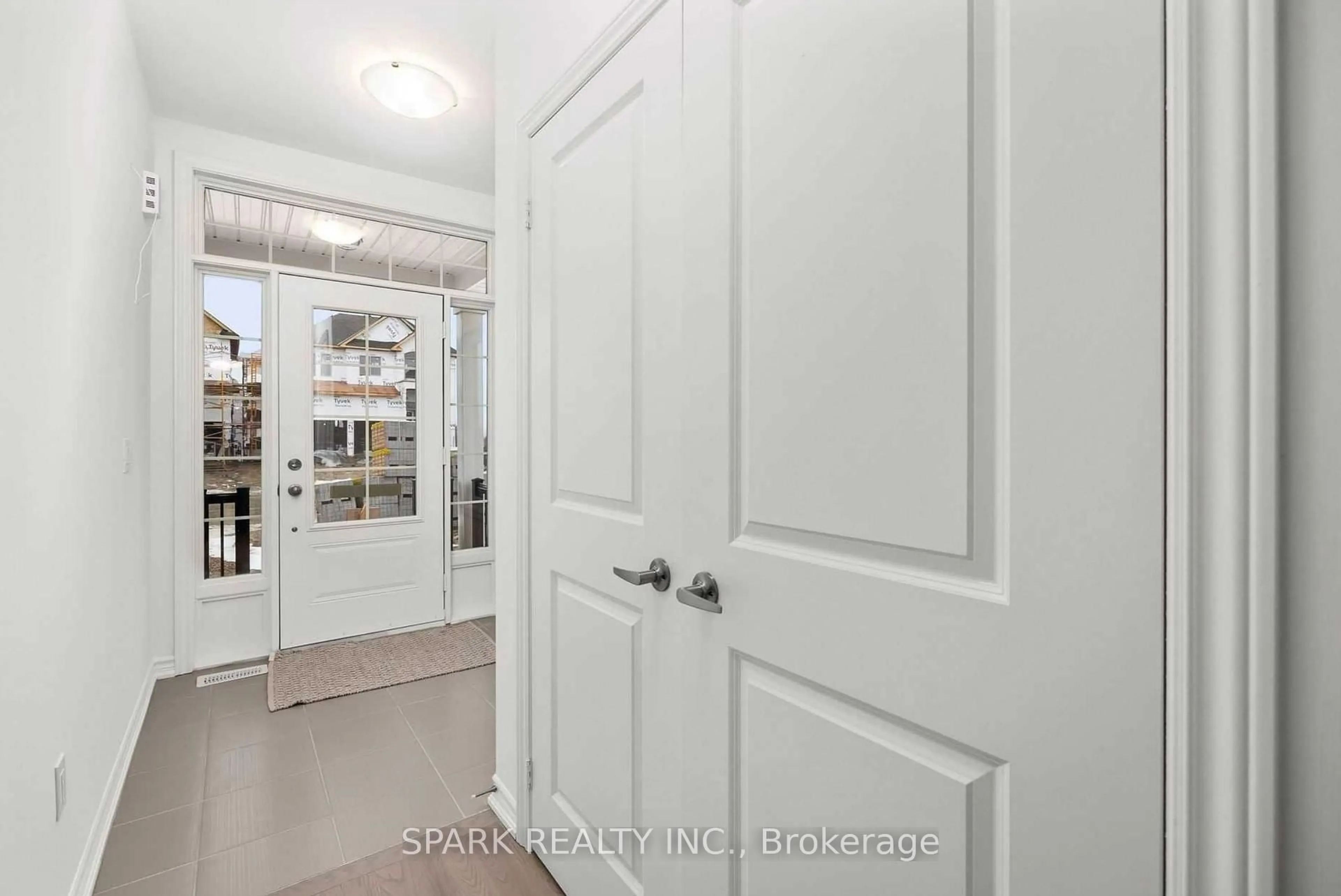 Indoor entryway for 37 Mackenzie St, Southgate Ontario N0C 1B0