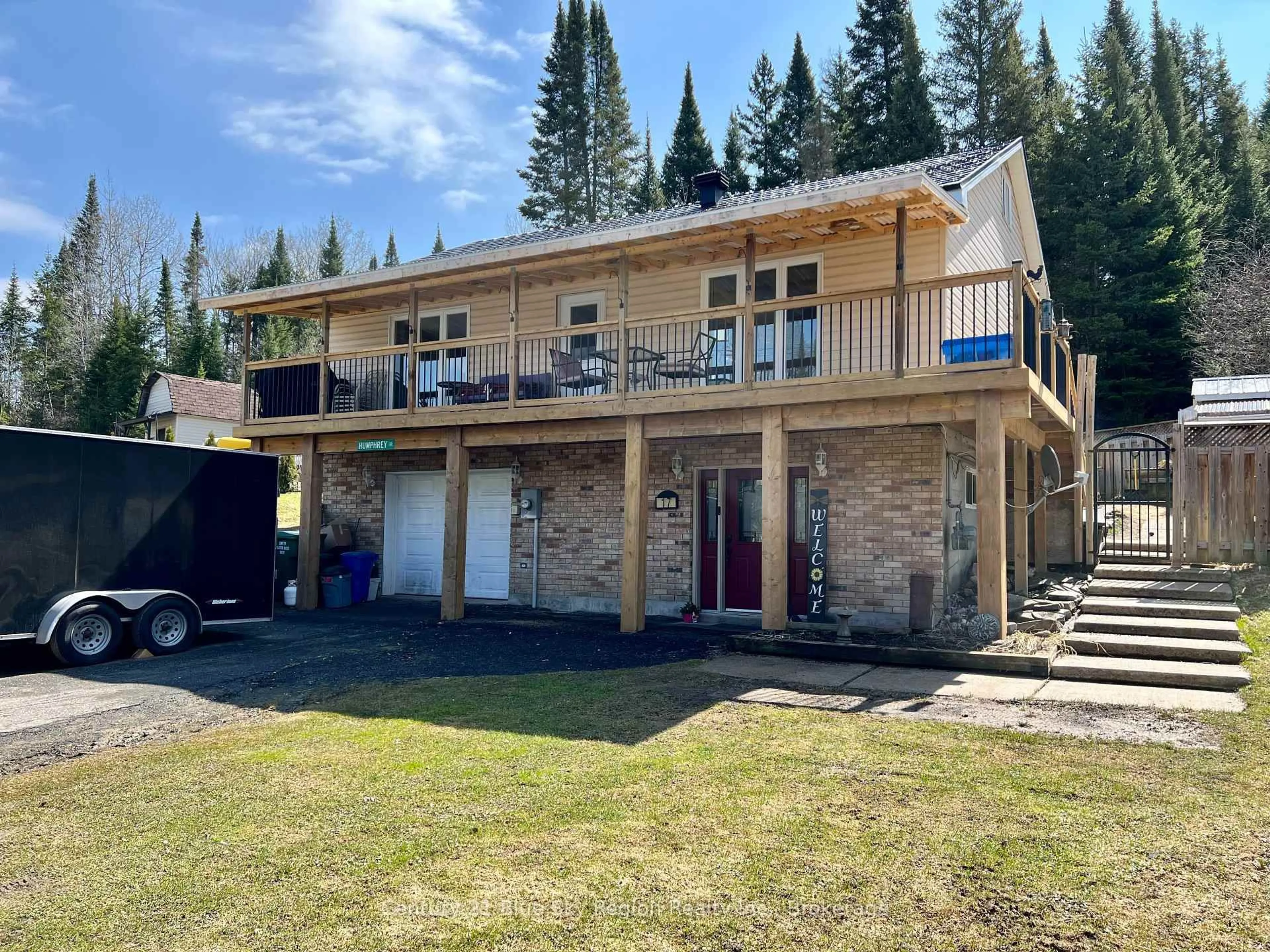 A pic from outside/outdoor area/front of a property/back of a property/a pic from drone, unknown for 17 Cameron St, Burk's Falls Ontario P0A 1C0