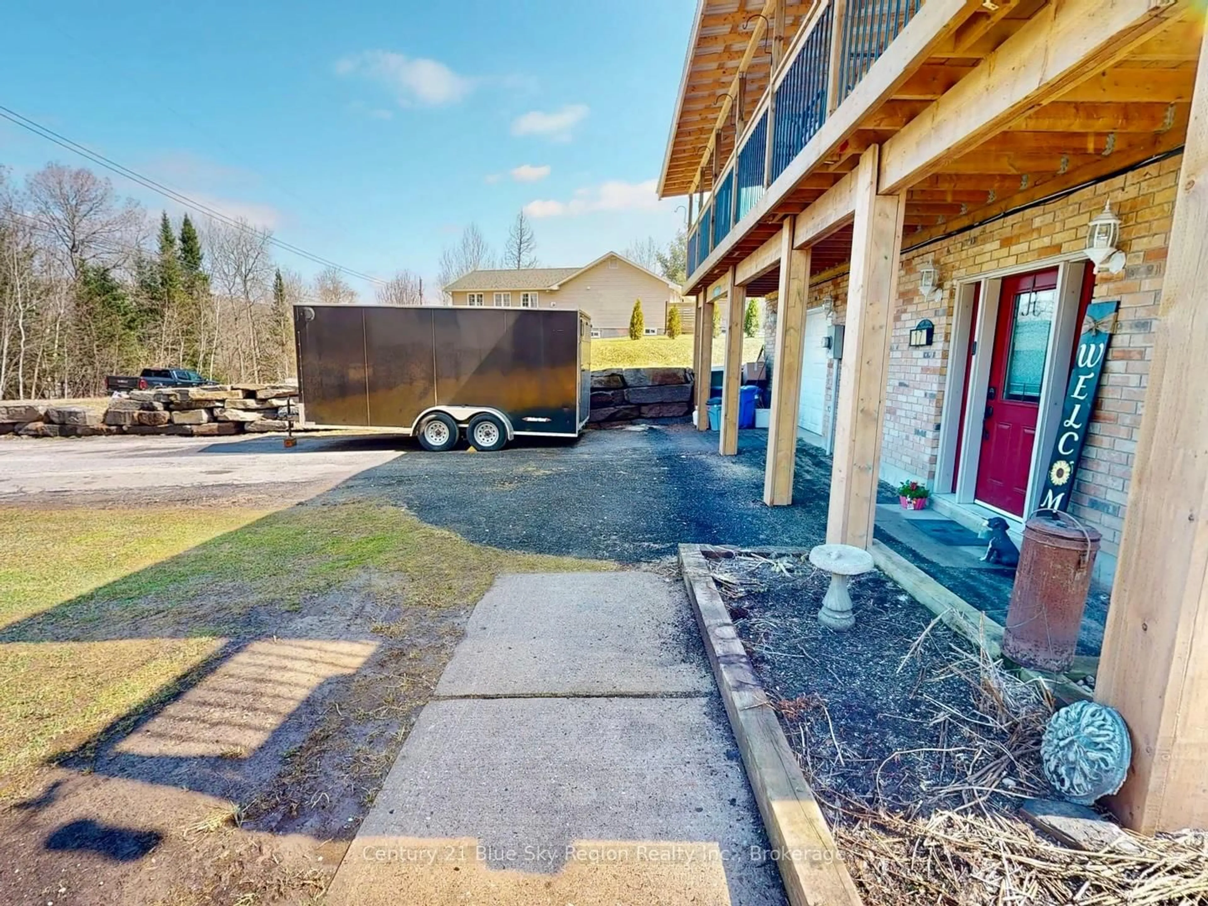 A pic from outside/outdoor area/front of a property/back of a property/a pic from drone, unknown for 17 Cameron St, Burk's Falls Ontario P0A 1C0